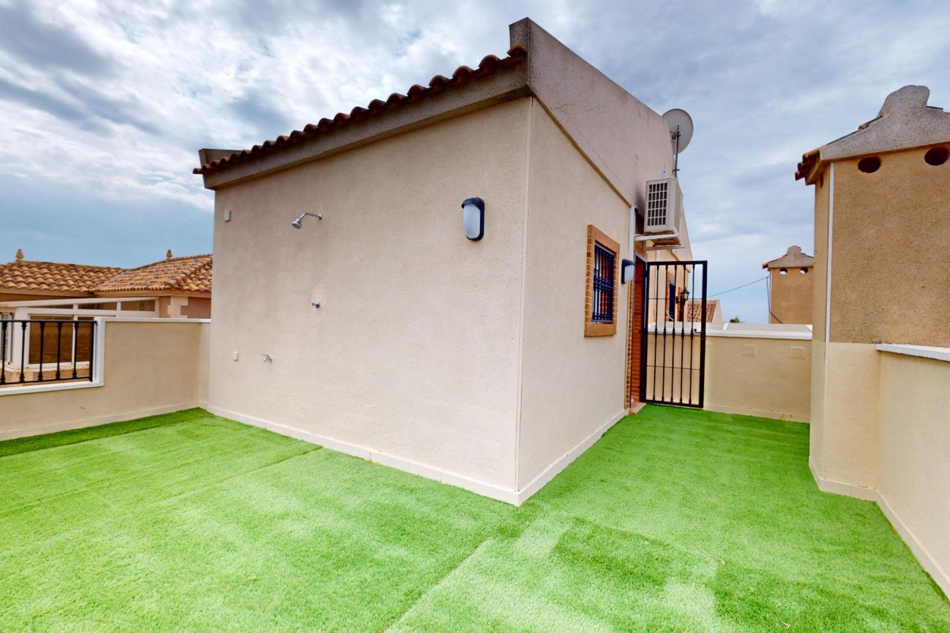 Resale - Townhouse - San Miguel de Salinas - BLUE LAGOON