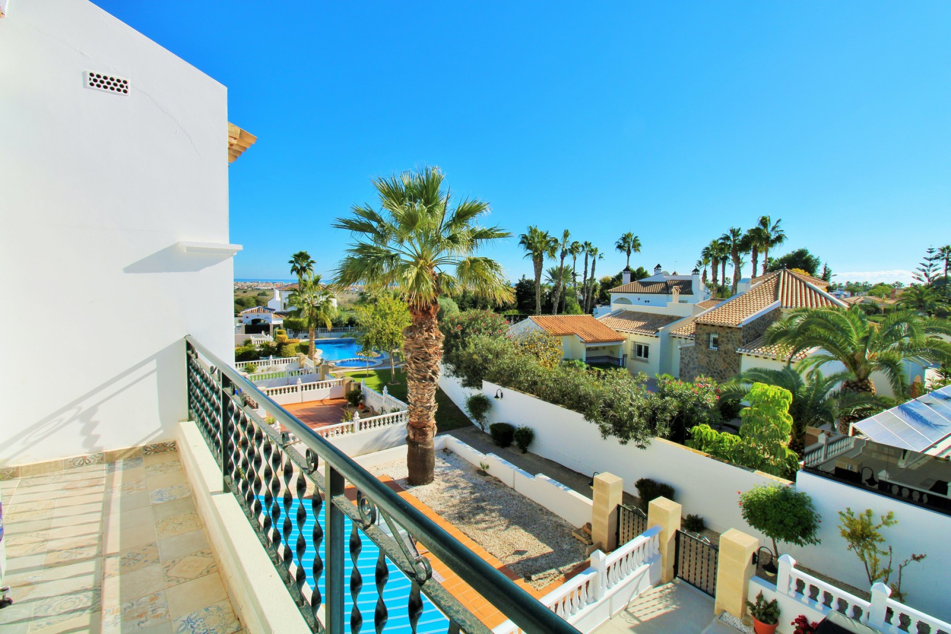 Resale - Townhouse - Villamartin - Las Violetas