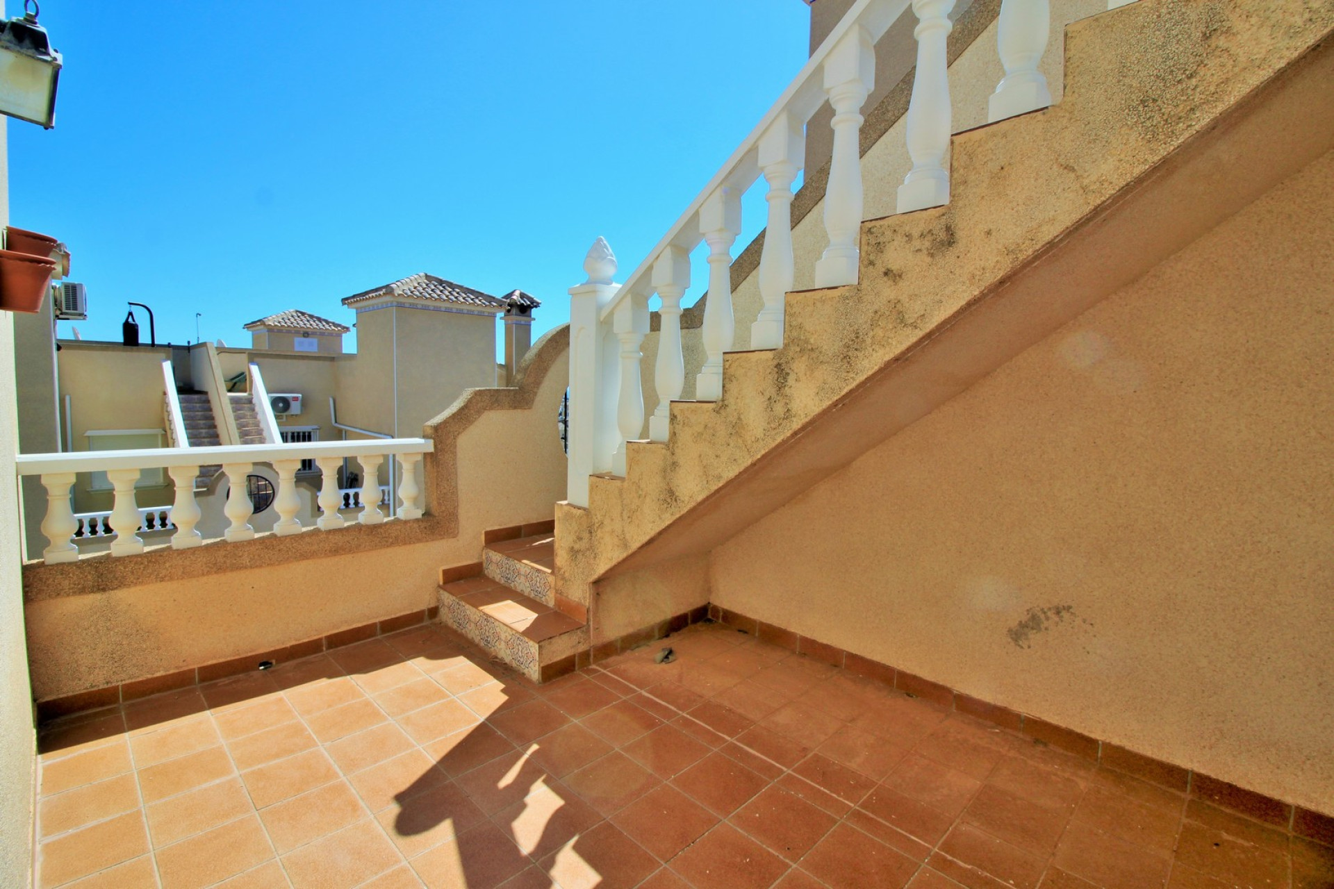 Resale - Townhouse - Villamartin