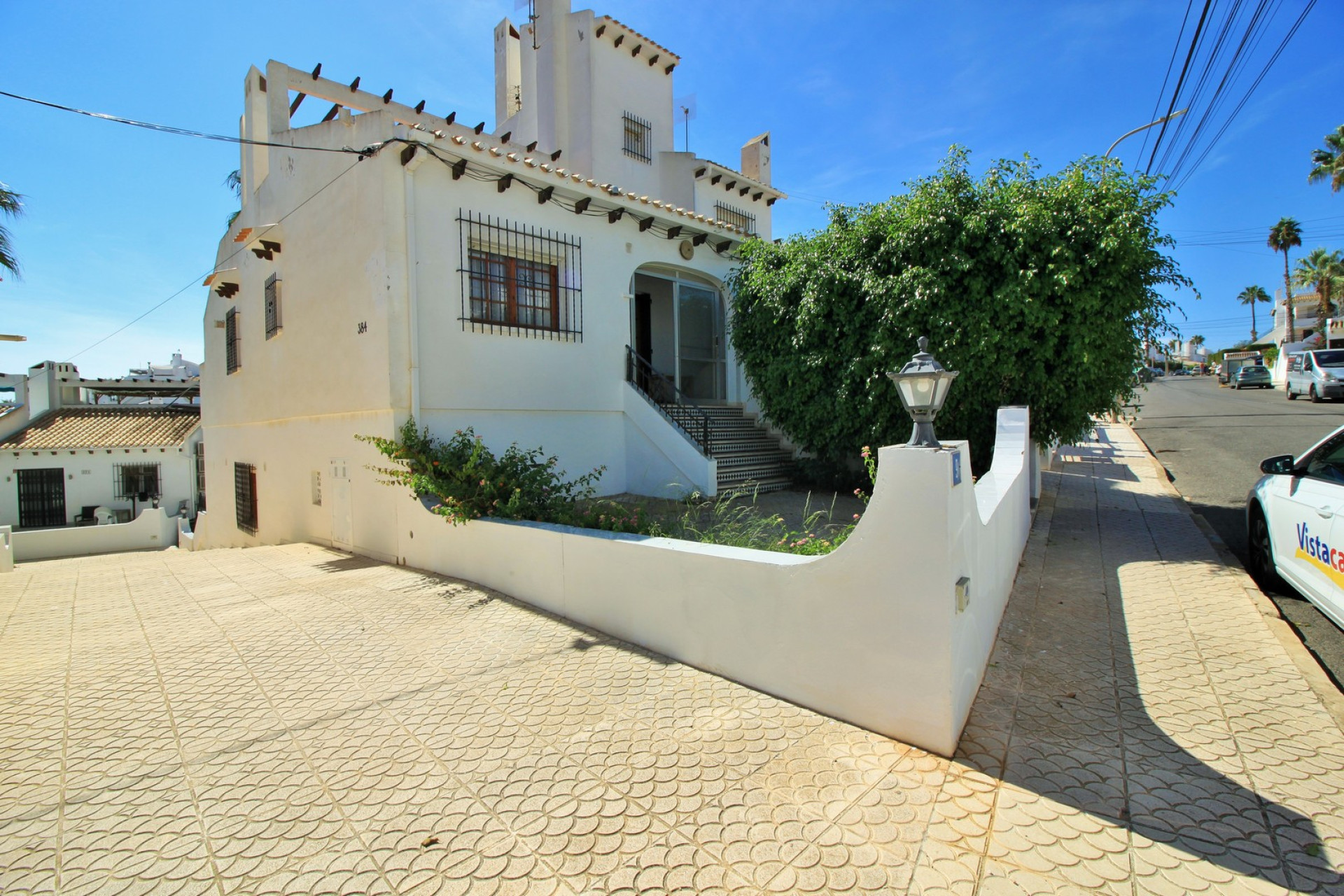 Resale - Townhouse - Villamartin