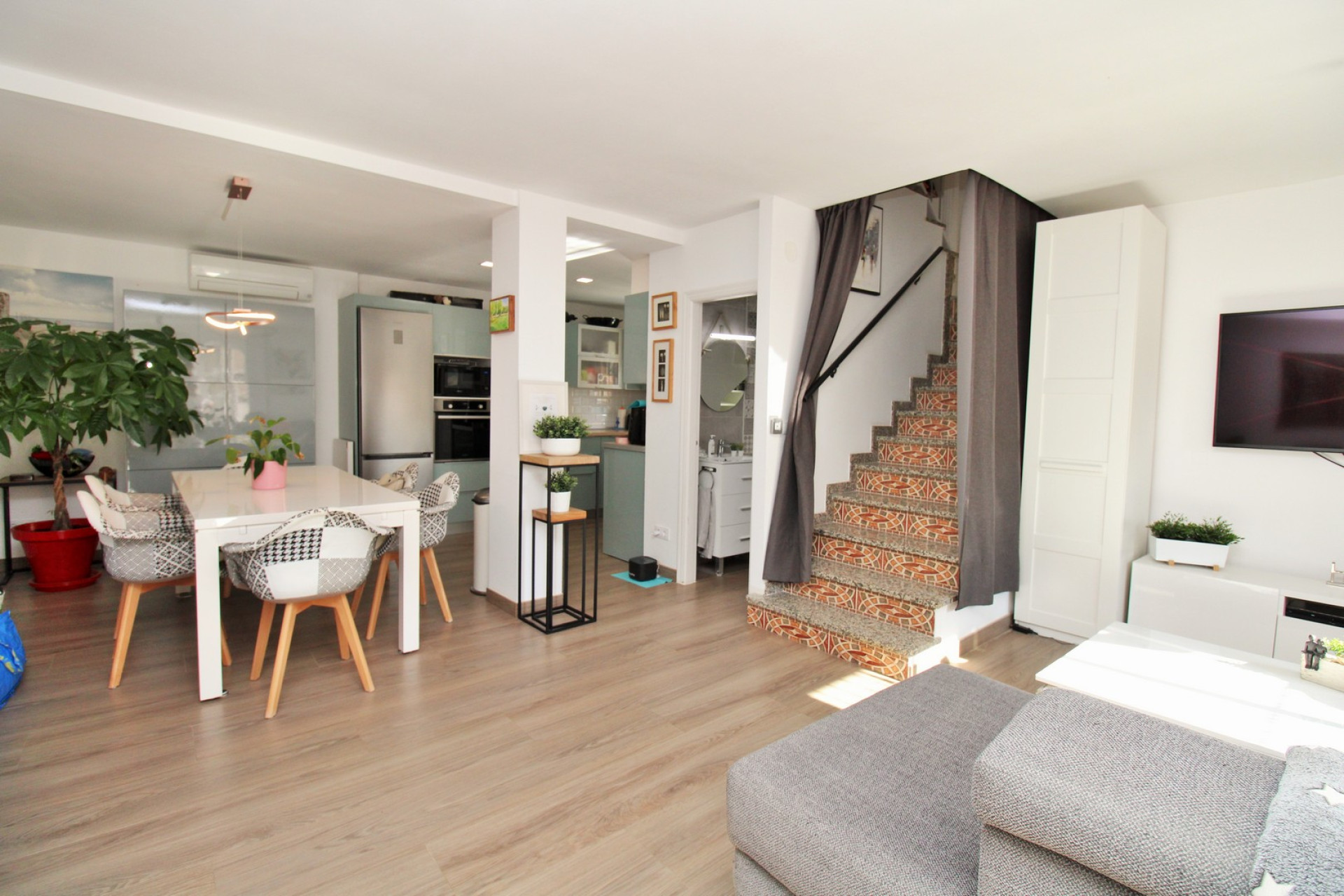 Resale - Townhouse - Villamartin