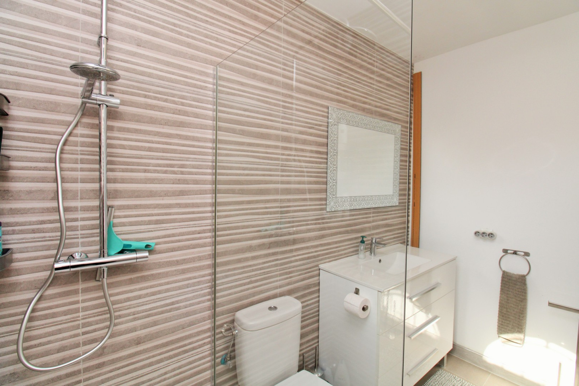 Resale - Townhouse - Villamartin