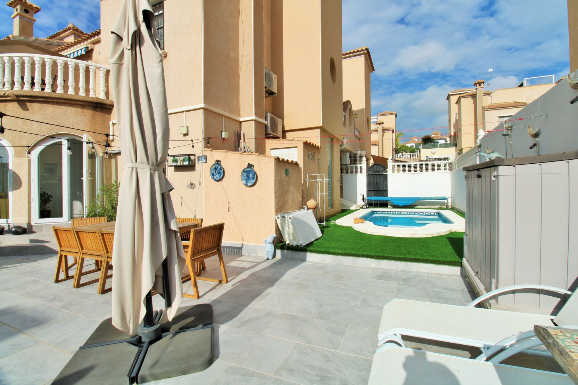 Resale - Townhouse - Villamartin