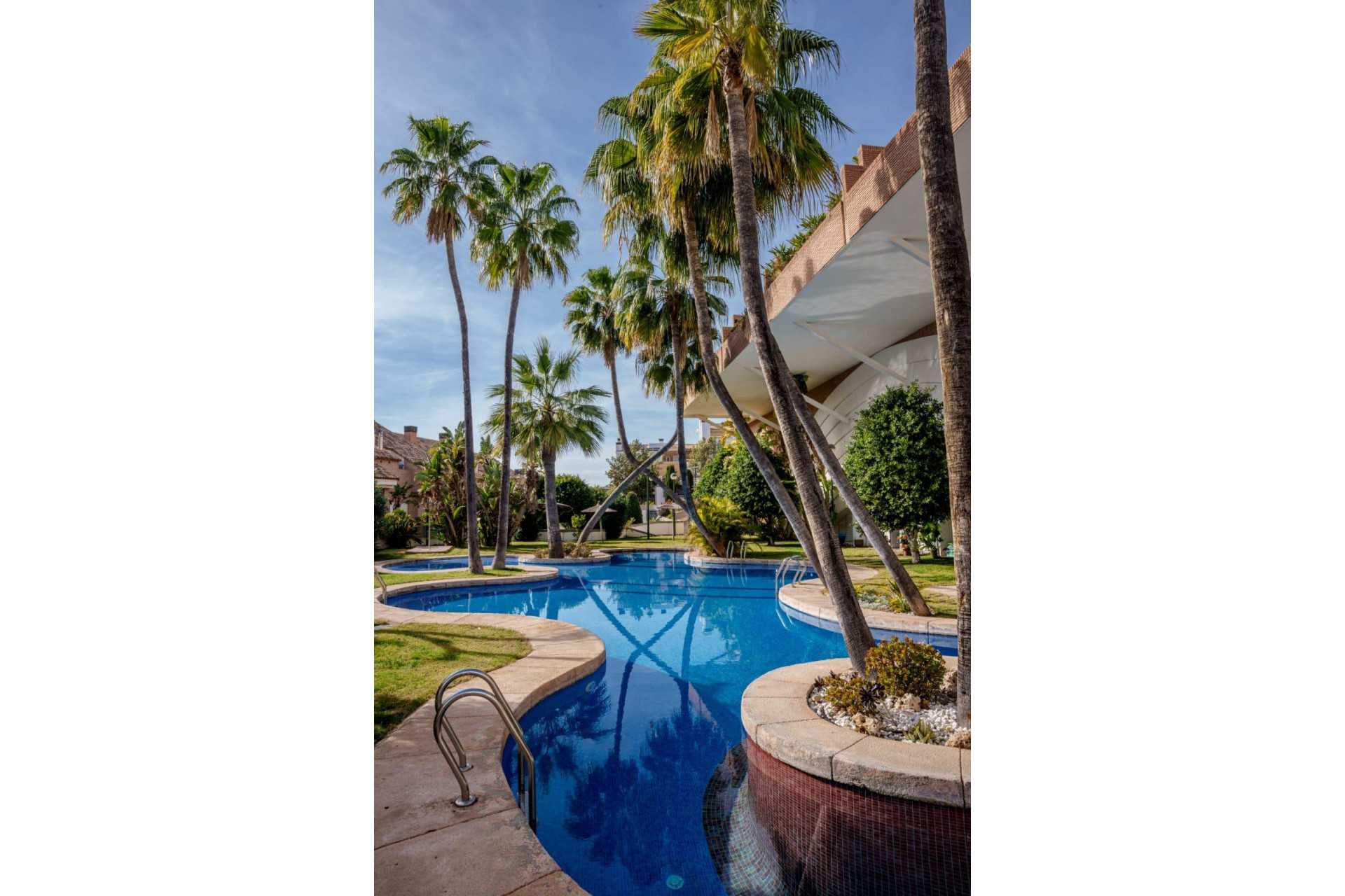 Resale - Villa - Alicante