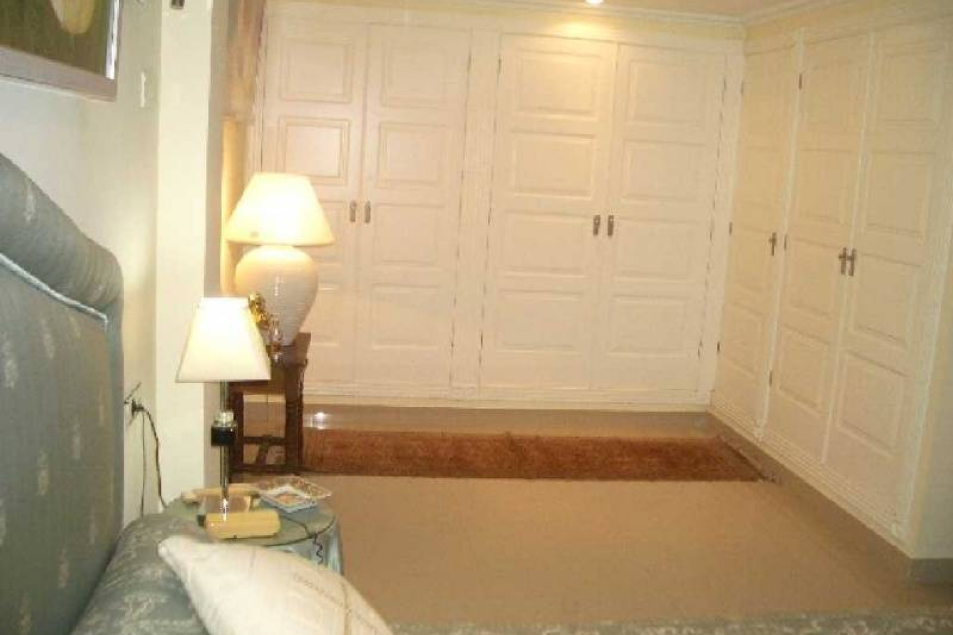 Resale - Villa - Alicante