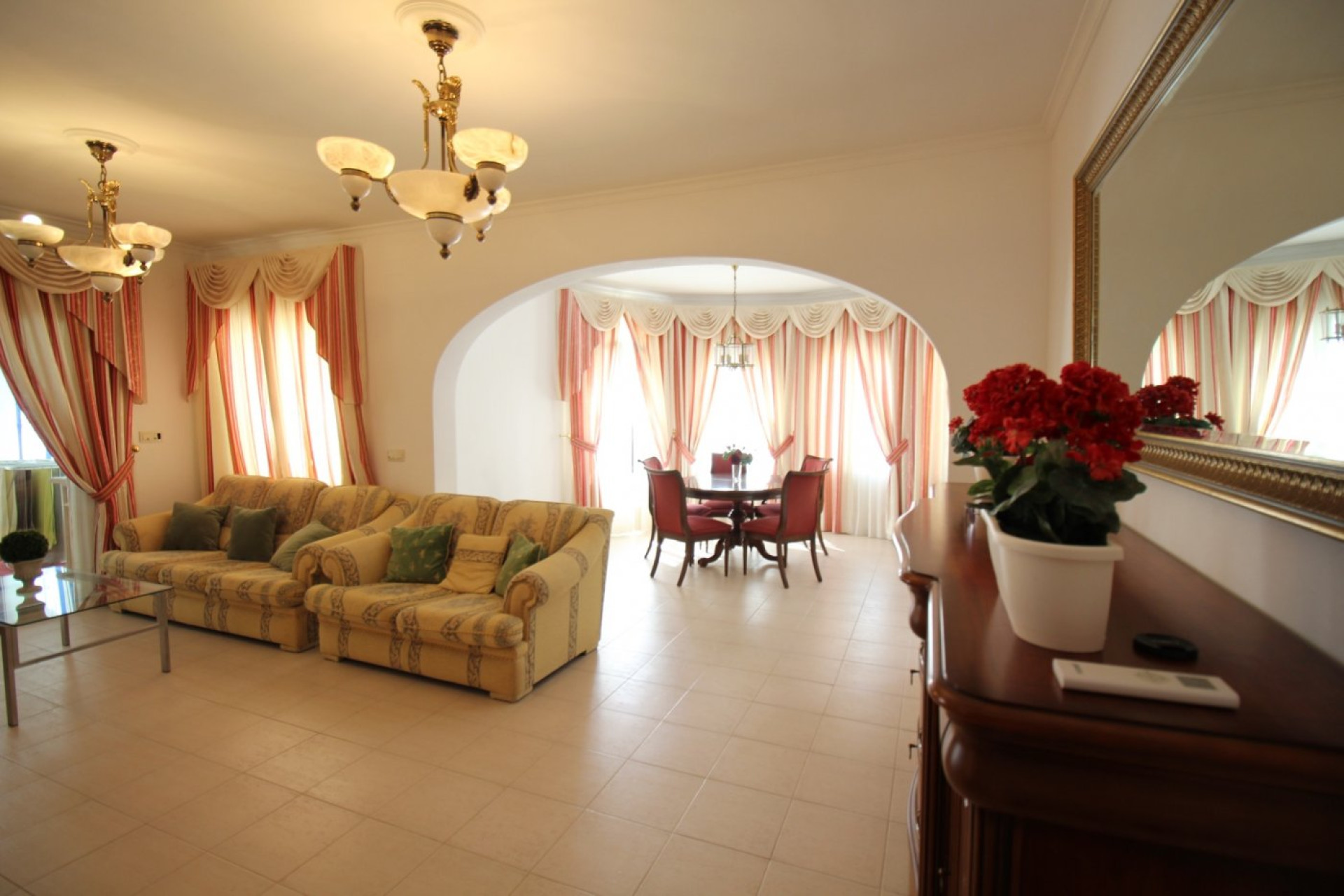 Resale - Villa - Calpe - Empedrola