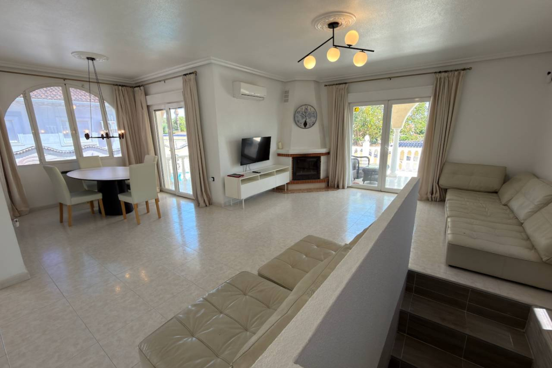 Resale - Villa - Ciudad Quesada - Urbanizaciones