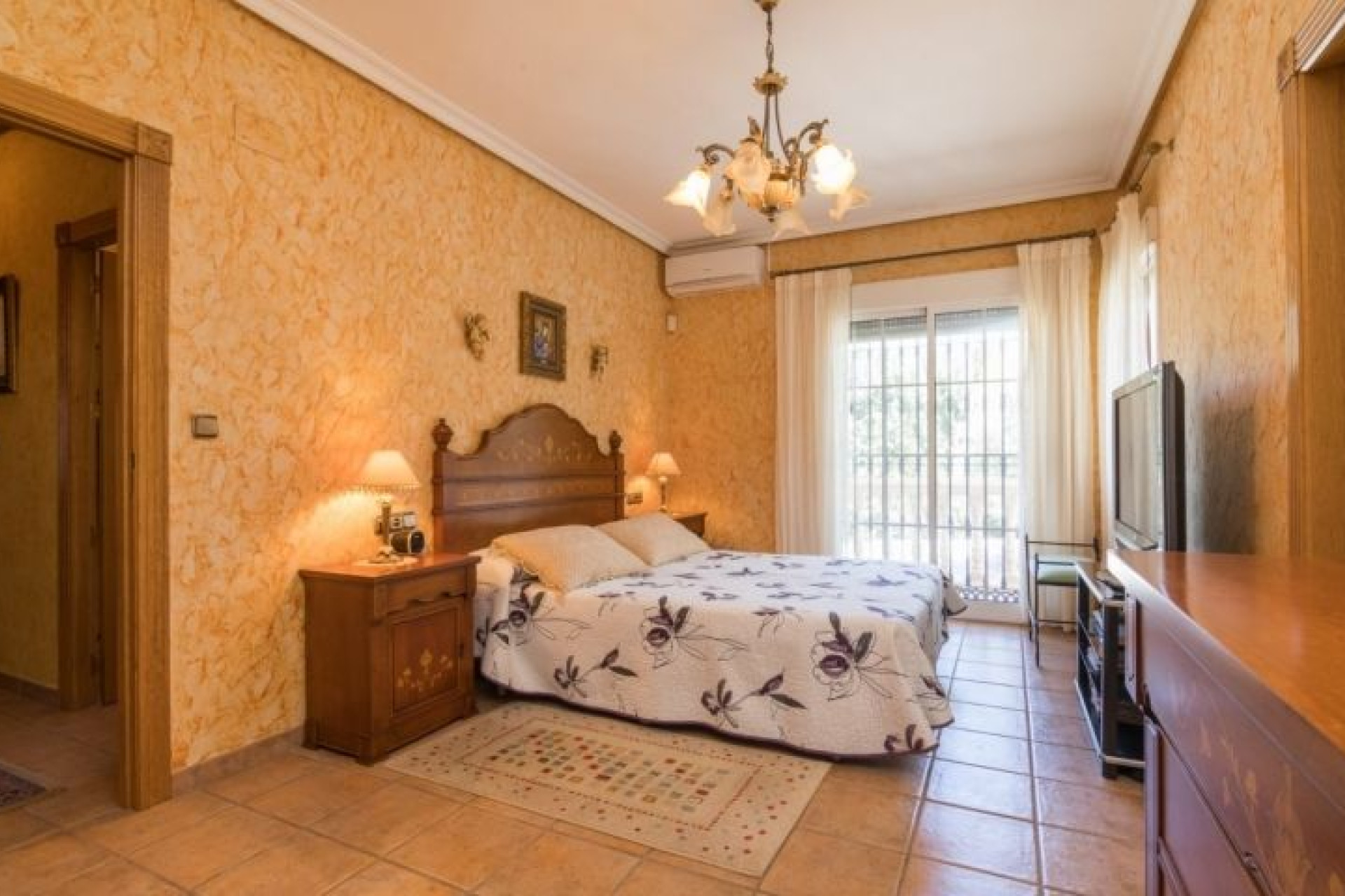 Resale - Villa - Crevillente