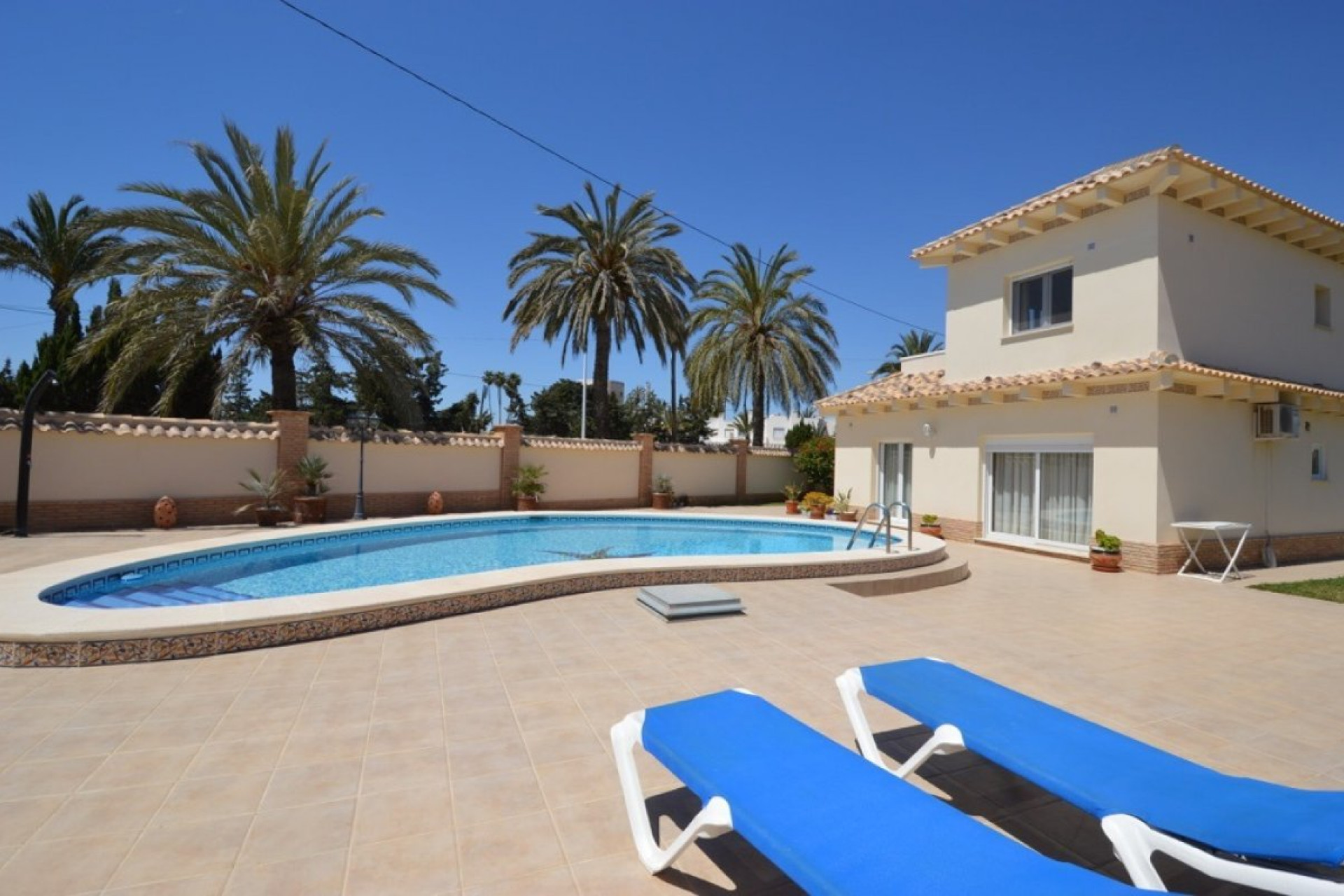 Resale - Villa de Lujo - Cabo Roig