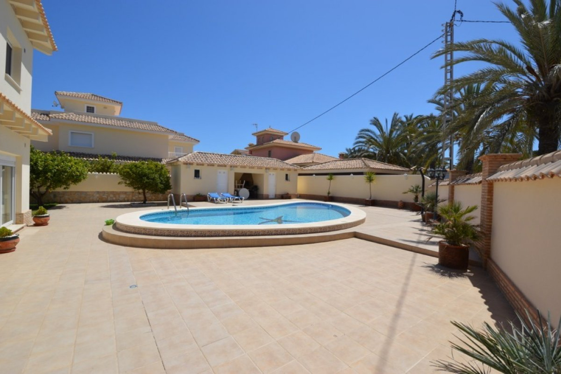 Resale - Villa de Lujo - Cabo Roig