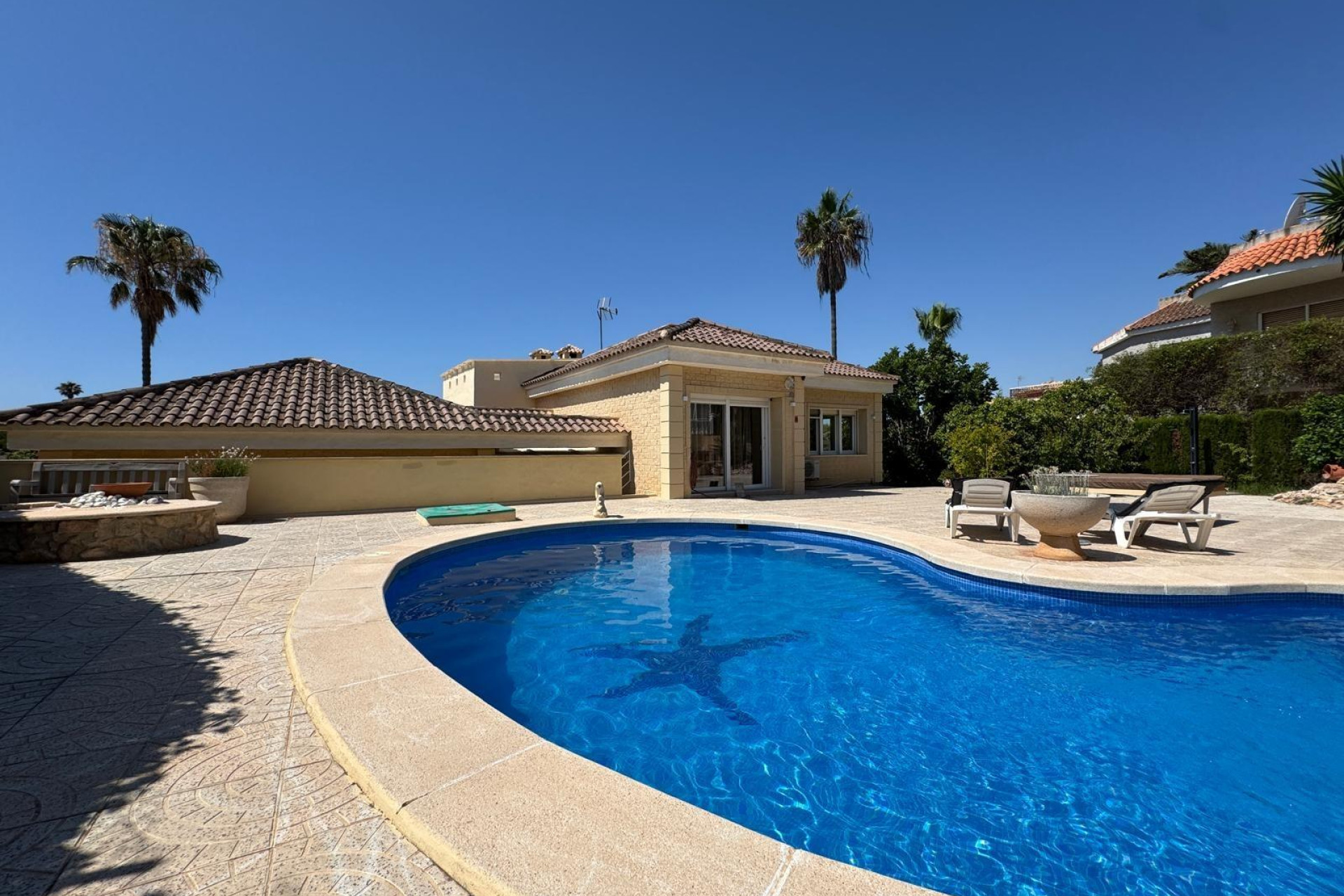 Resale - Villa de Lujo - Orihuela Costa - Campoamor