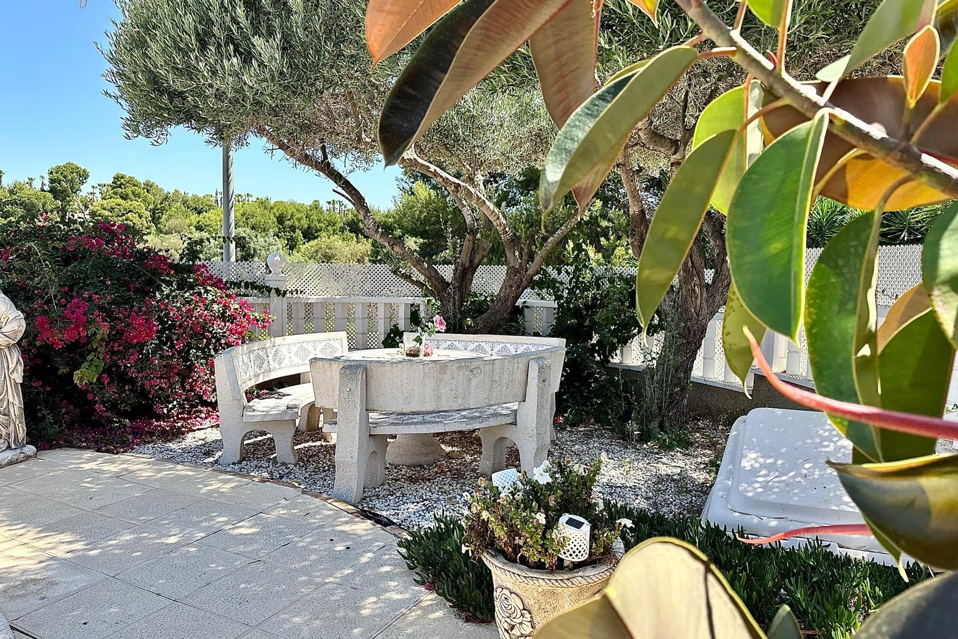 Resale - Villa de Lujo - Orihuela Costa - Villamartin