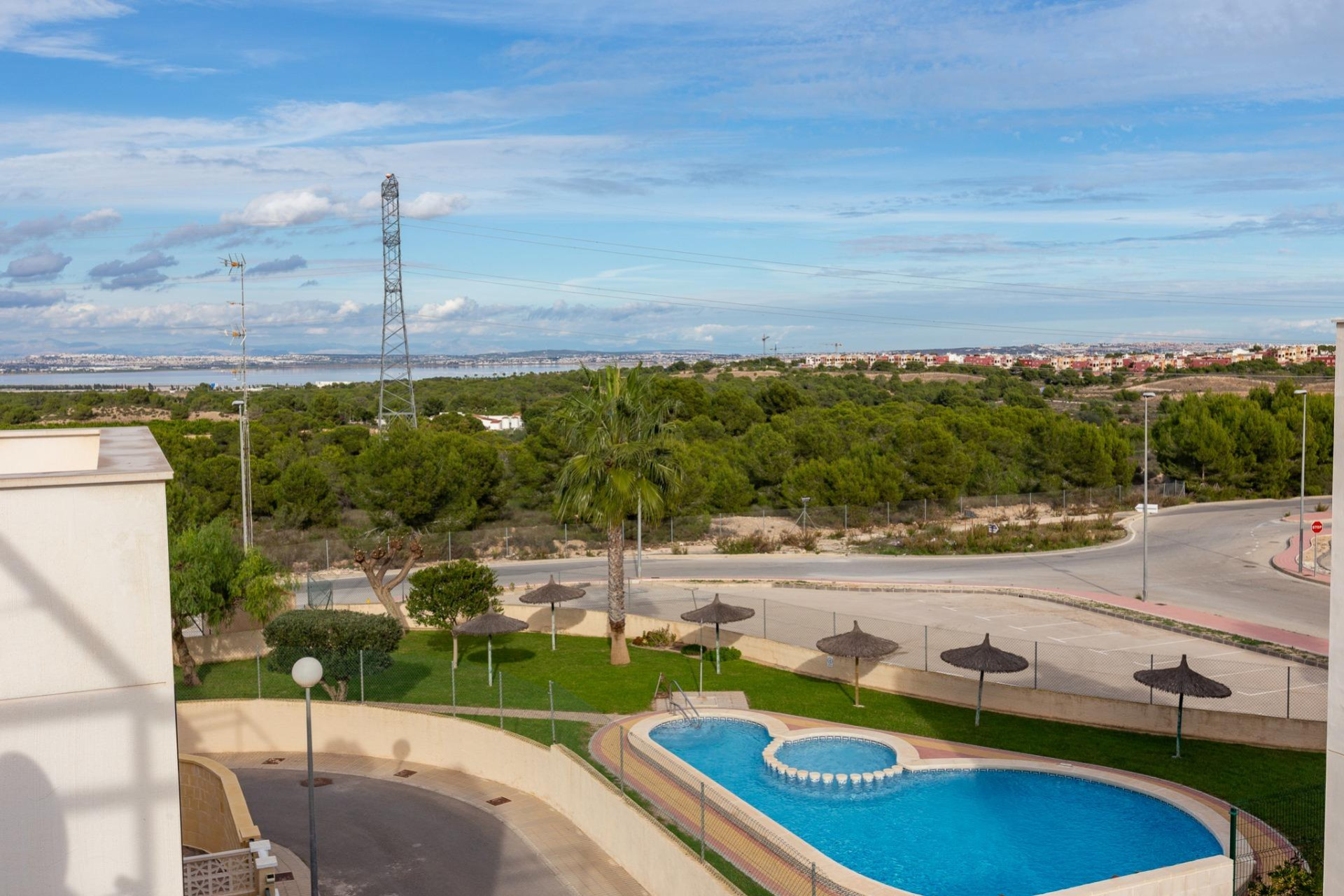 Resale - Villa de Lujo - Orihuela Costa - Villamartin