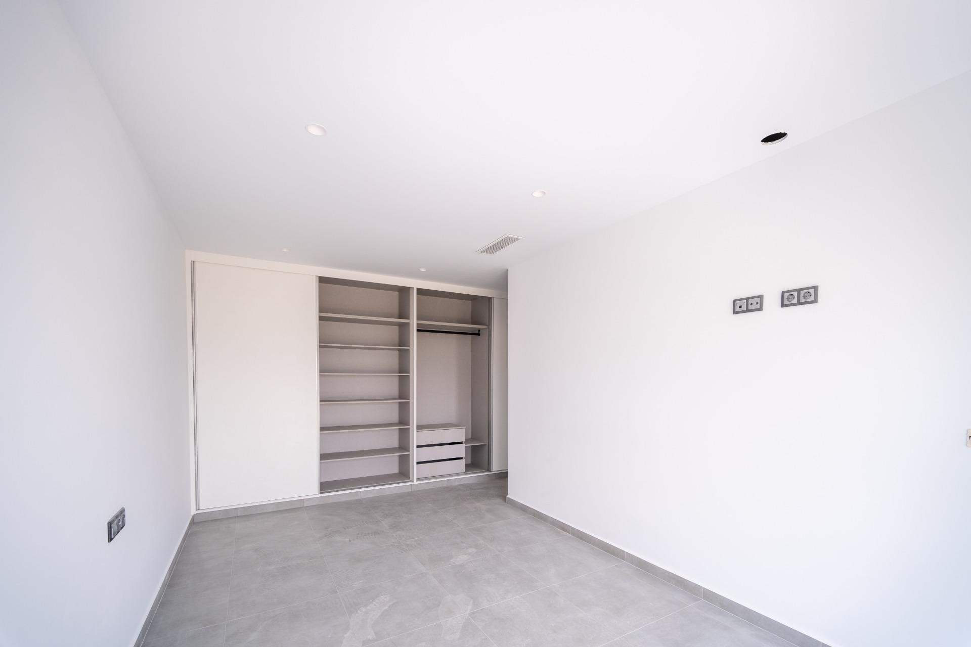 Resale - Villa de Lujo - Torrevieja - Aguas nuevas 1