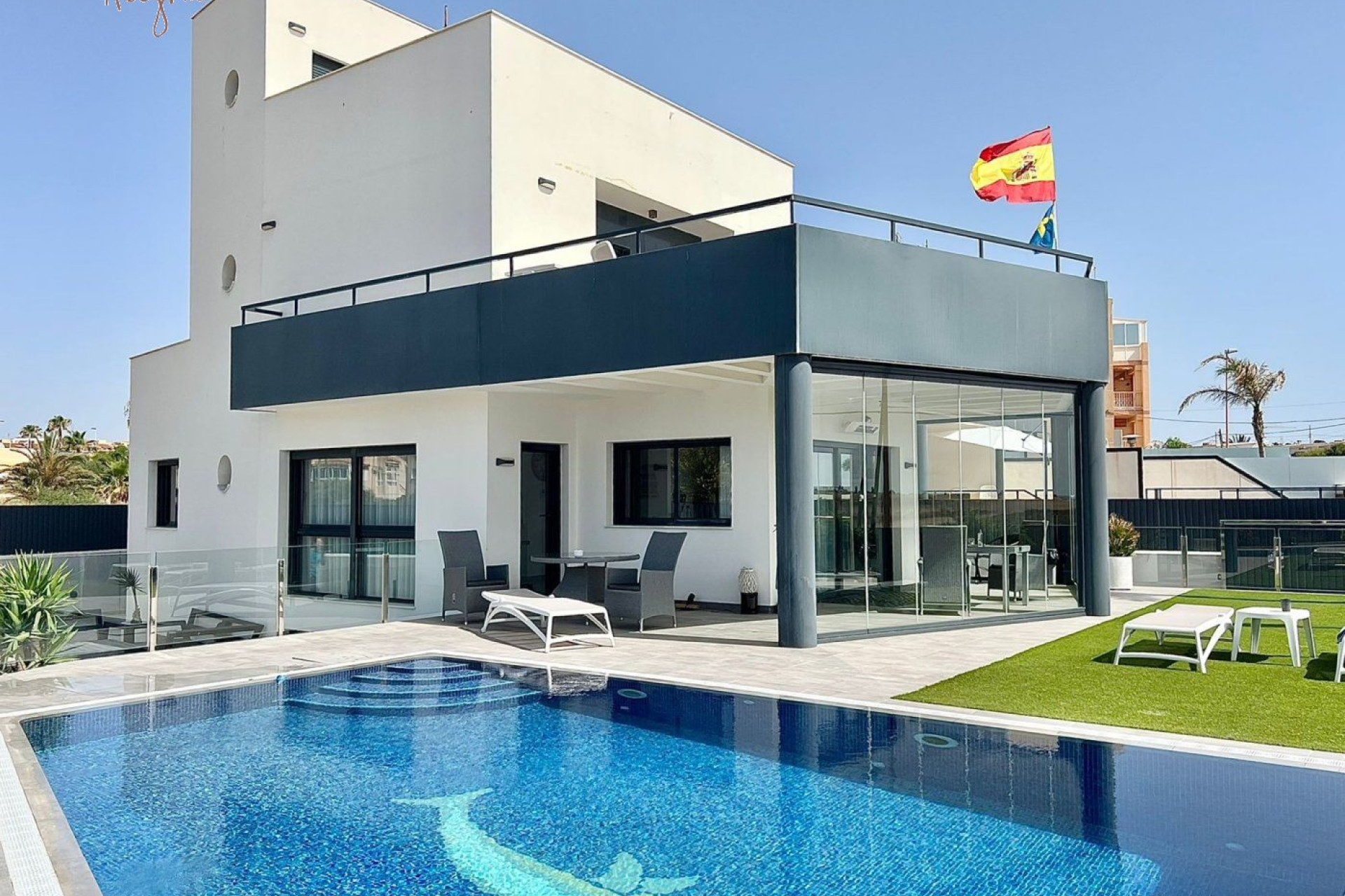 Resale - Villa de Lujo - Torrevieja - Playa de los locos