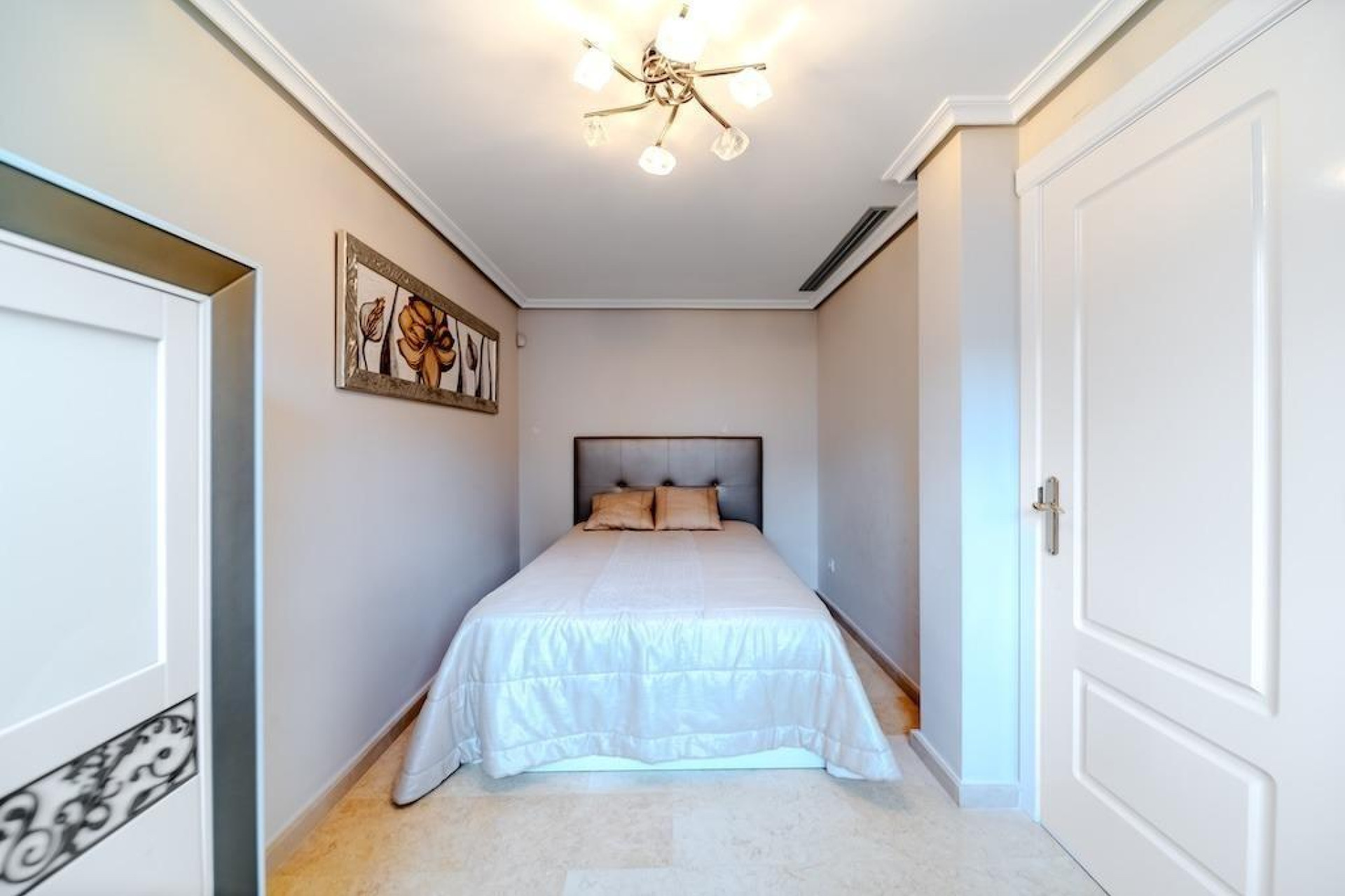 Resale - Villa de Lujo - Torrevieja - Torre la mata