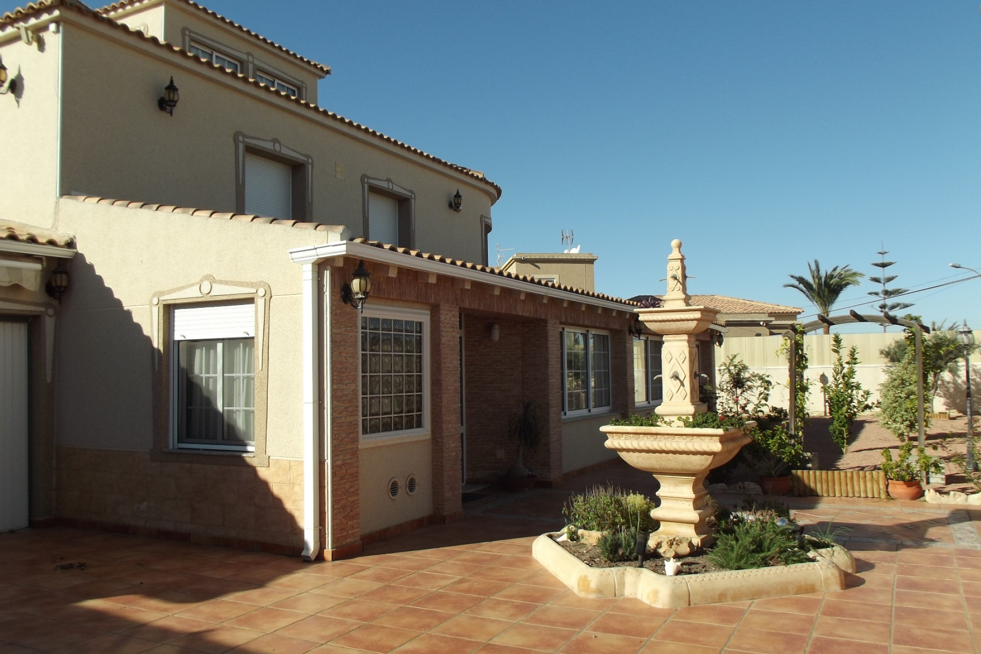 Resale - Villa for sale - Torrevieja - El Chaparral