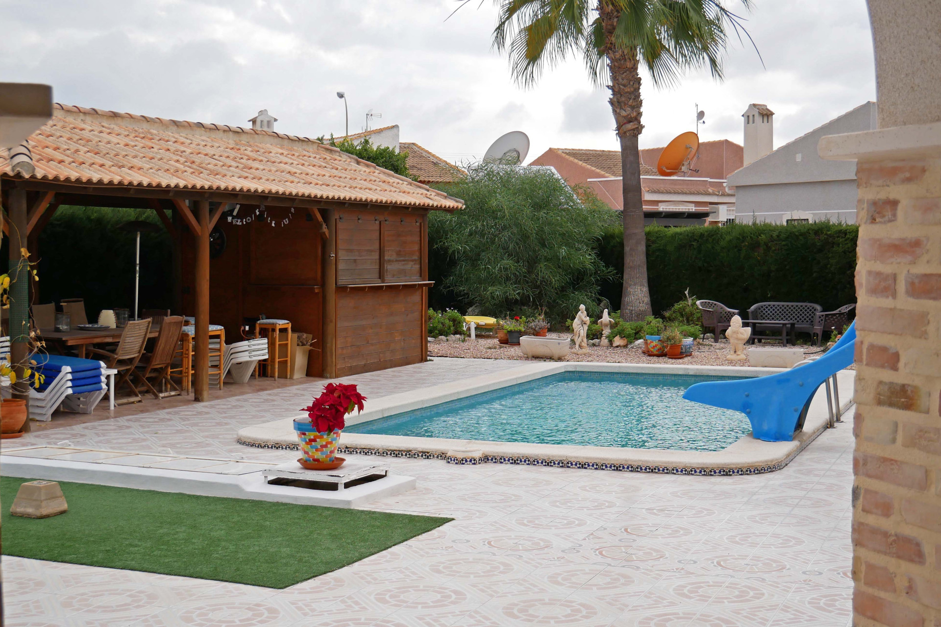 Resale - Villa for sale - Torrevieja - El Chaparral