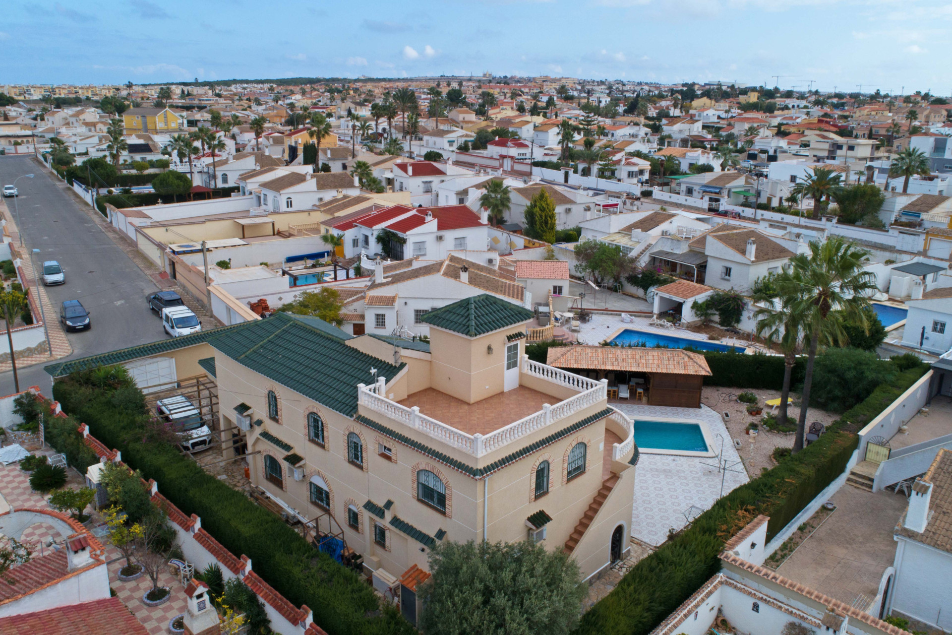 Resale - Villa for sale - Torrevieja - El Chaparral