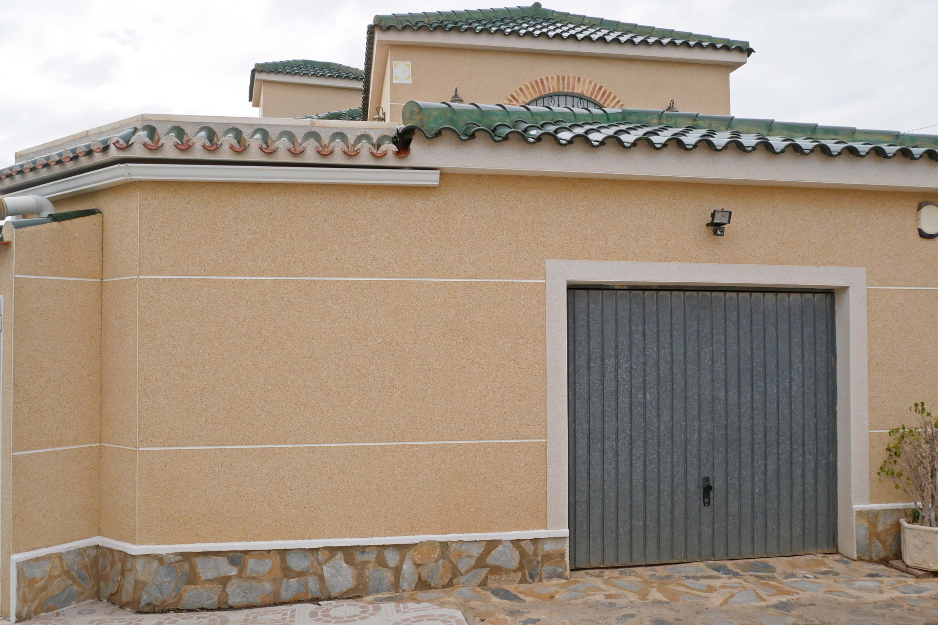 Resale - Villa for sale - Torrevieja - El Chaparral