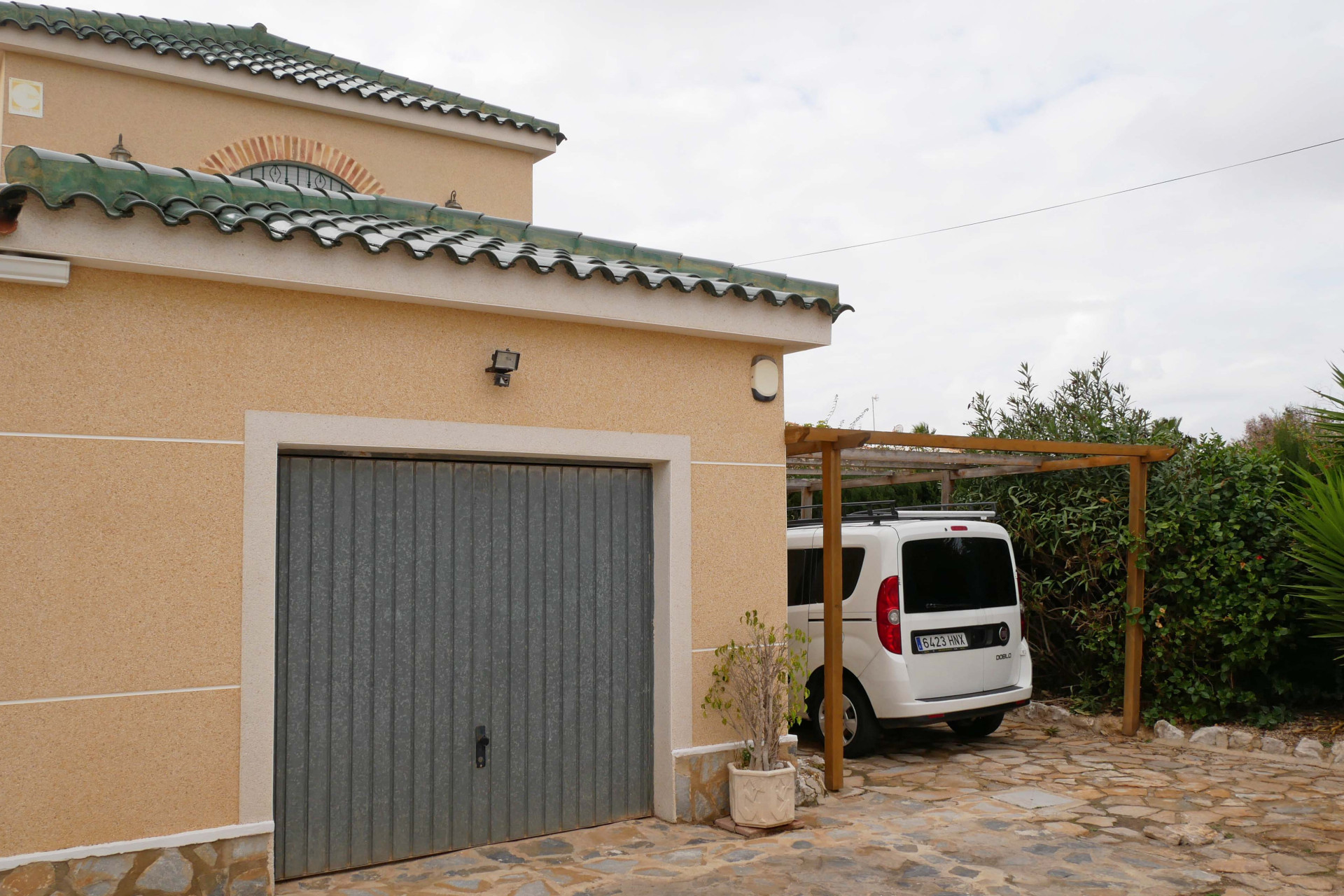 Resale - Villa for sale - Torrevieja - El Chaparral