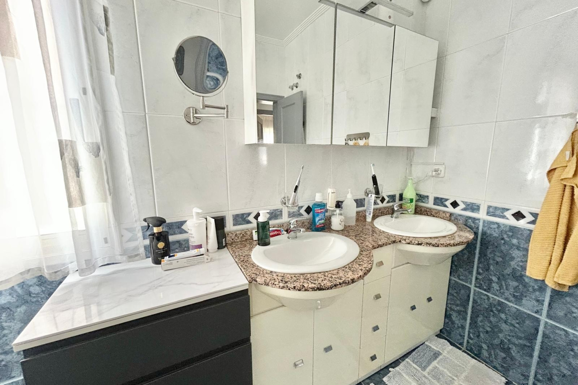 Resale - Villa for sale - Torrevieja - La Siesta