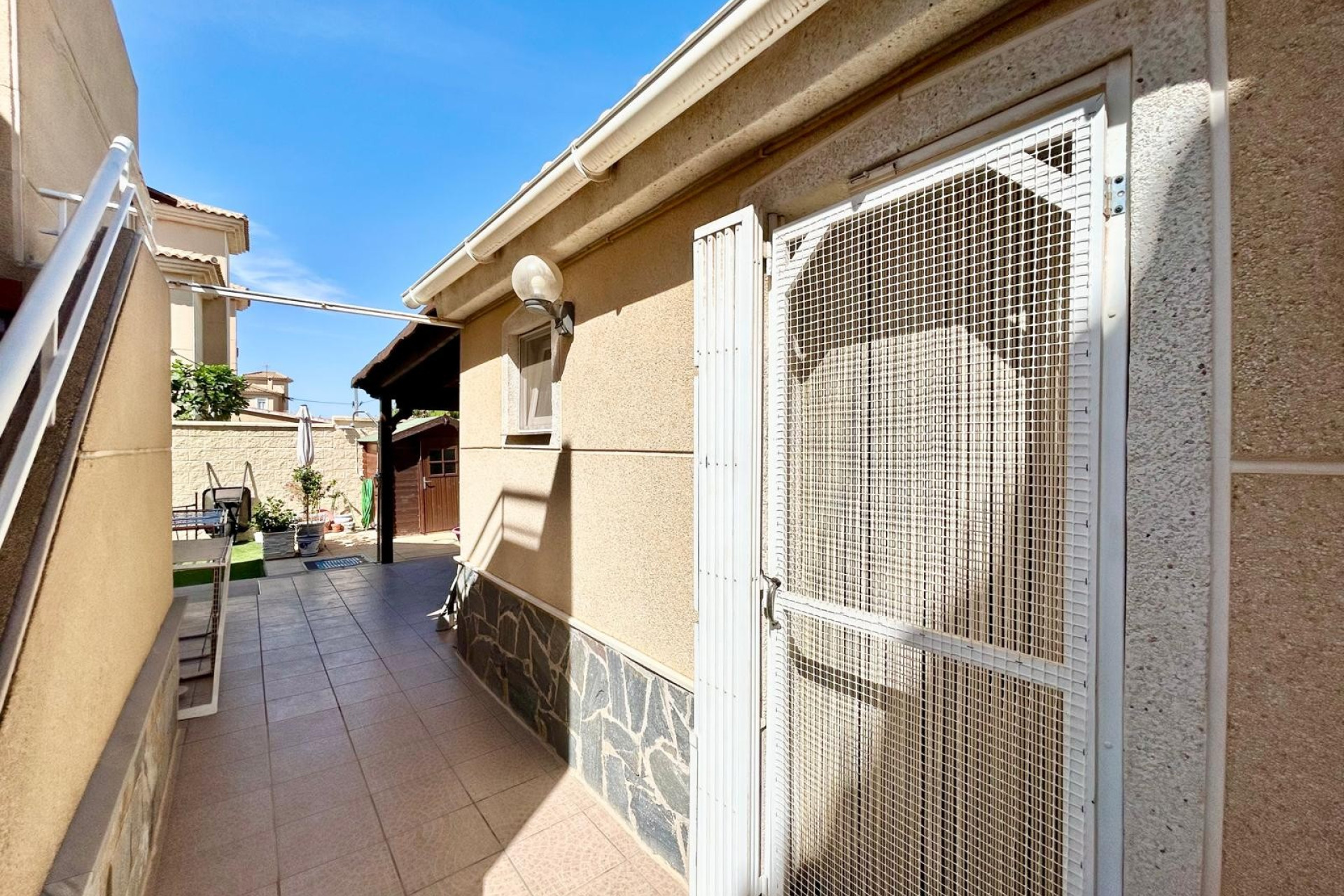 Resale - Villa for sale - Torrevieja - La Siesta