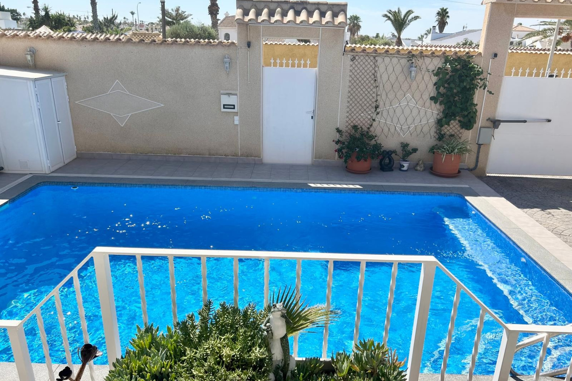 Resale - Villa for sale - Torrevieja - La Siesta