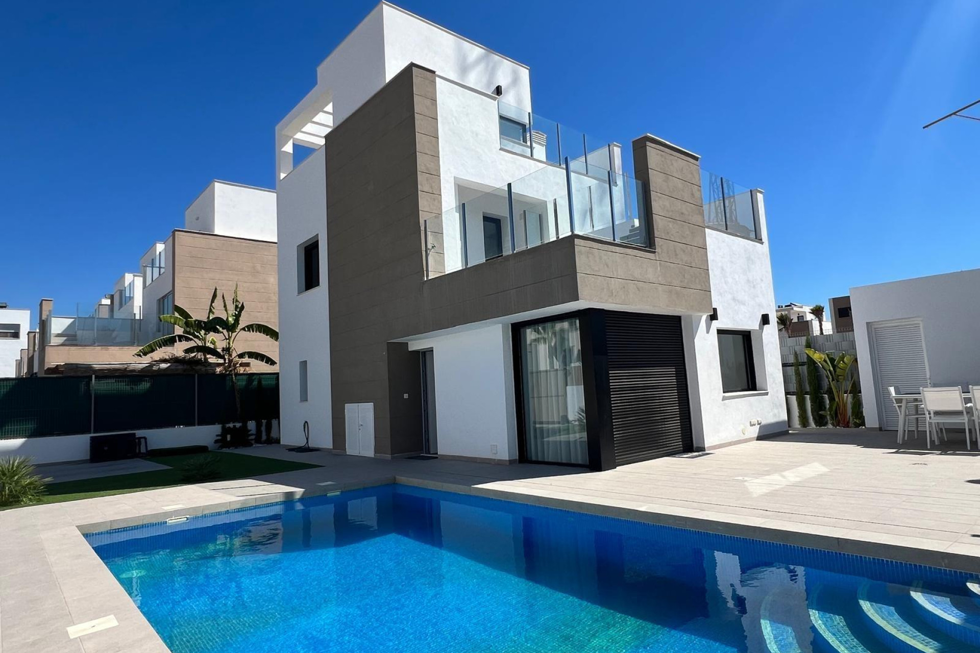 Resale - Villa - Guardamar del Segura - Guardamar - El Raso