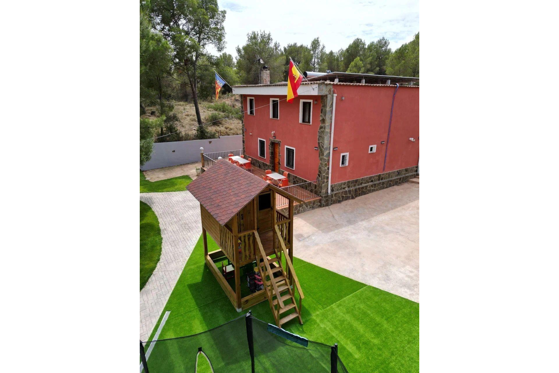 Resale - Villa - Naquera - Casco Urbano