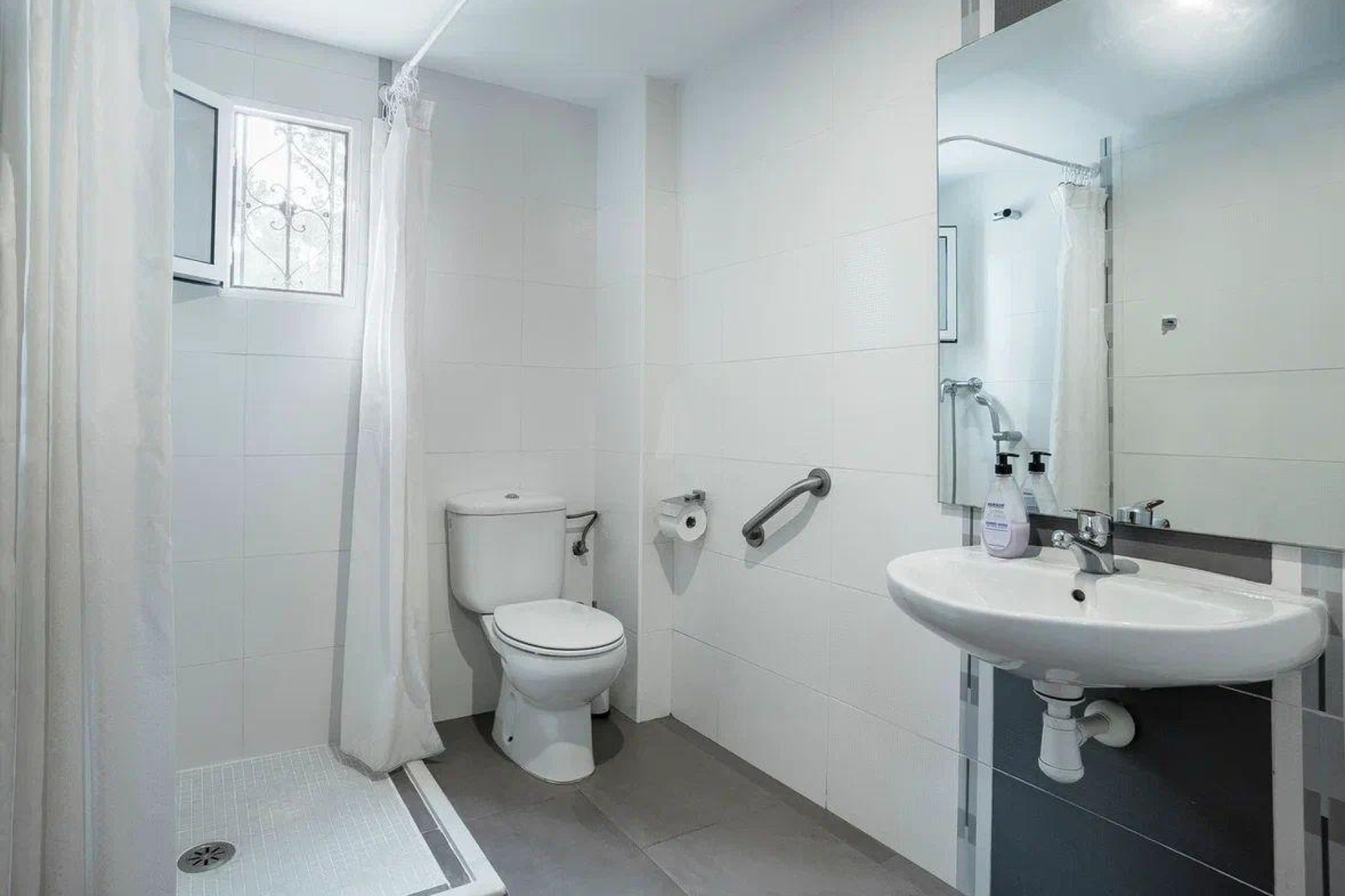 Resale - Villa - Naquera - Casco Urbano