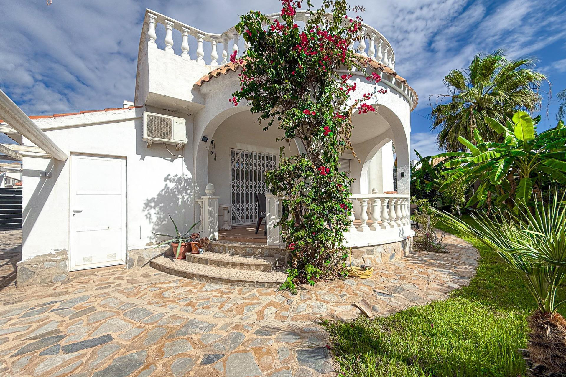 Resale - Villa - Orihuela Costa - La Florida