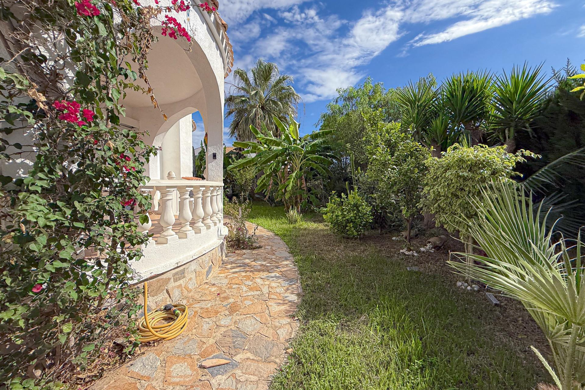 Resale - Villa - Orihuela Costa - La Florida