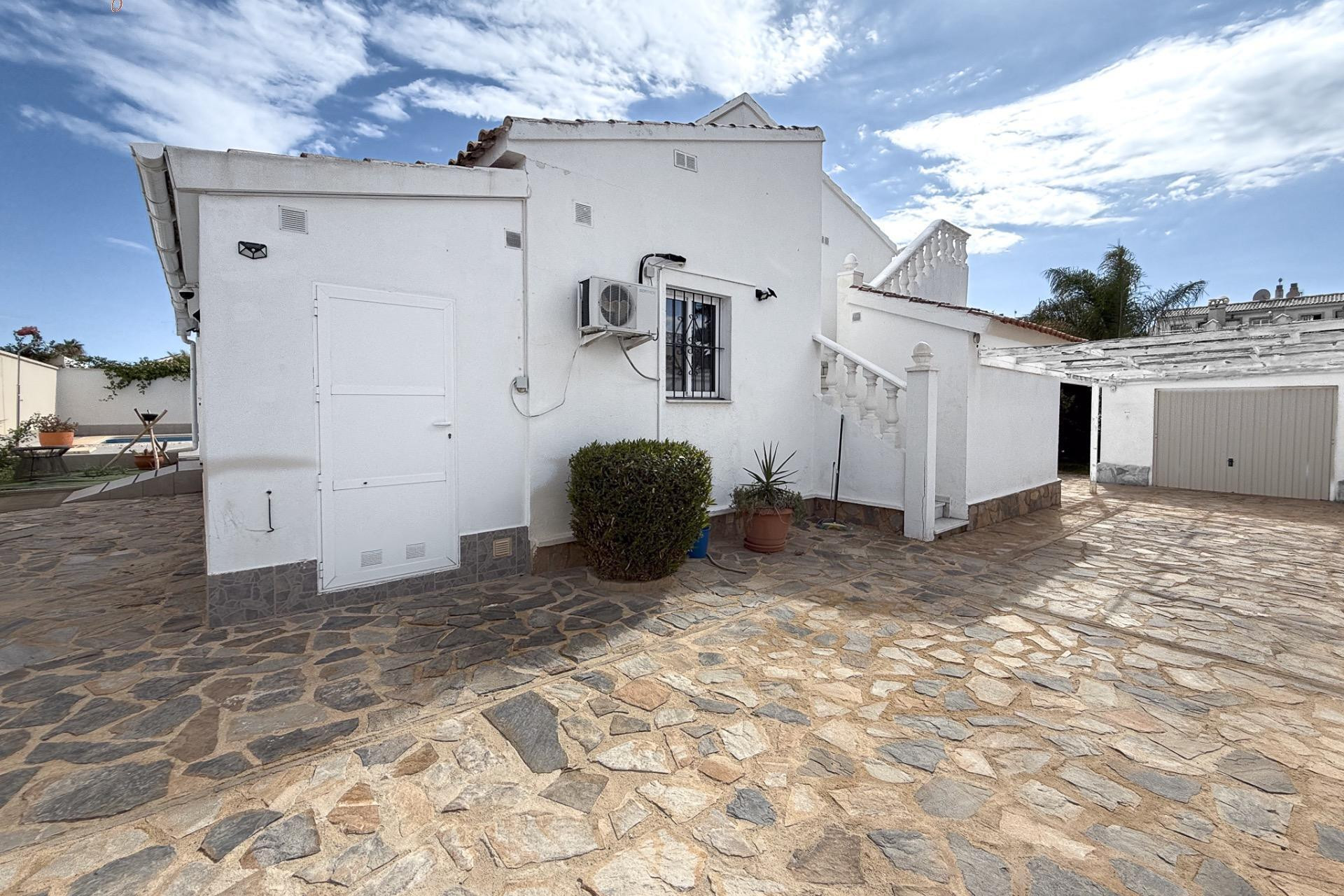 Resale - Villa - Orihuela Costa - La Florida