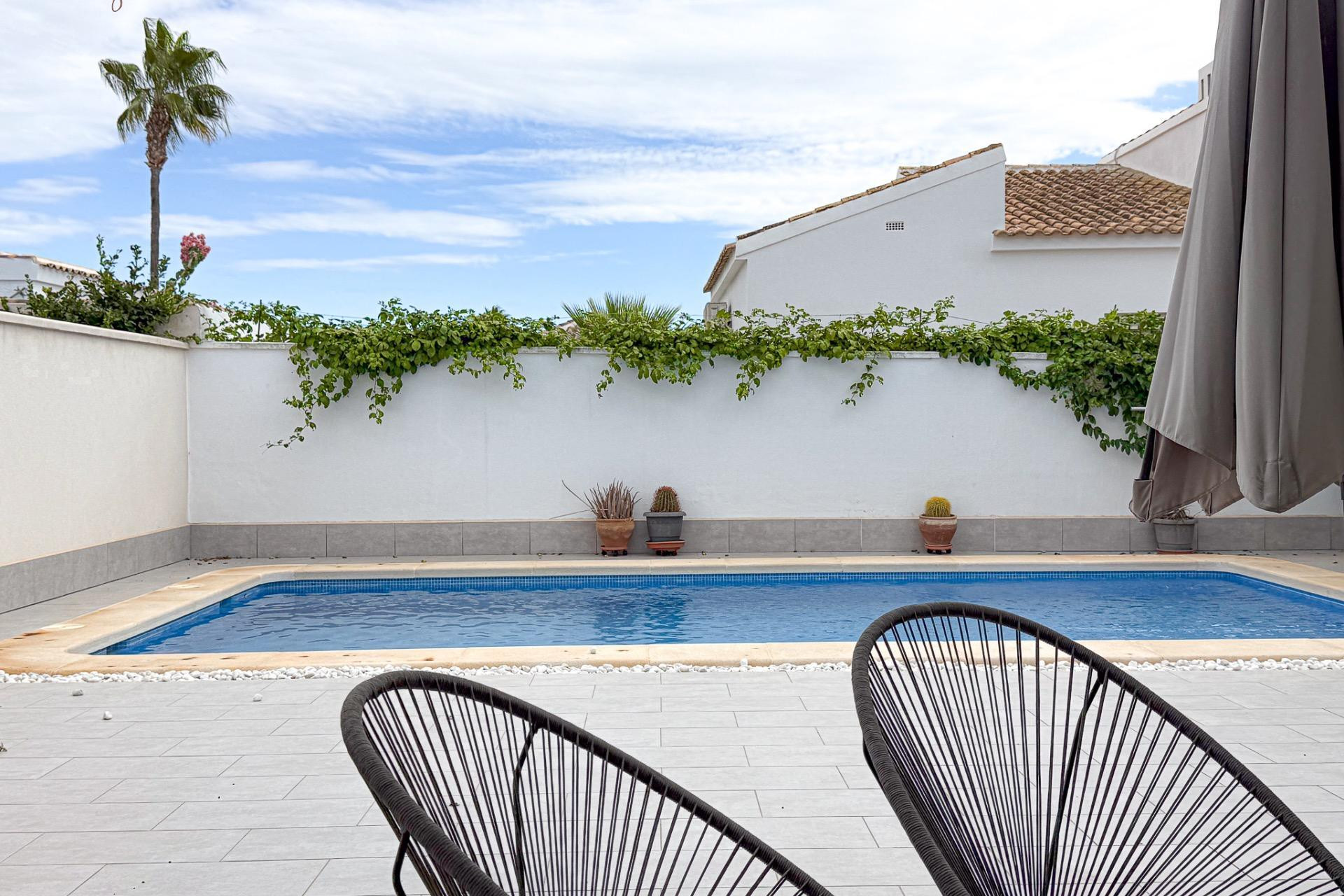 Resale - Villa - Orihuela Costa - La Florida