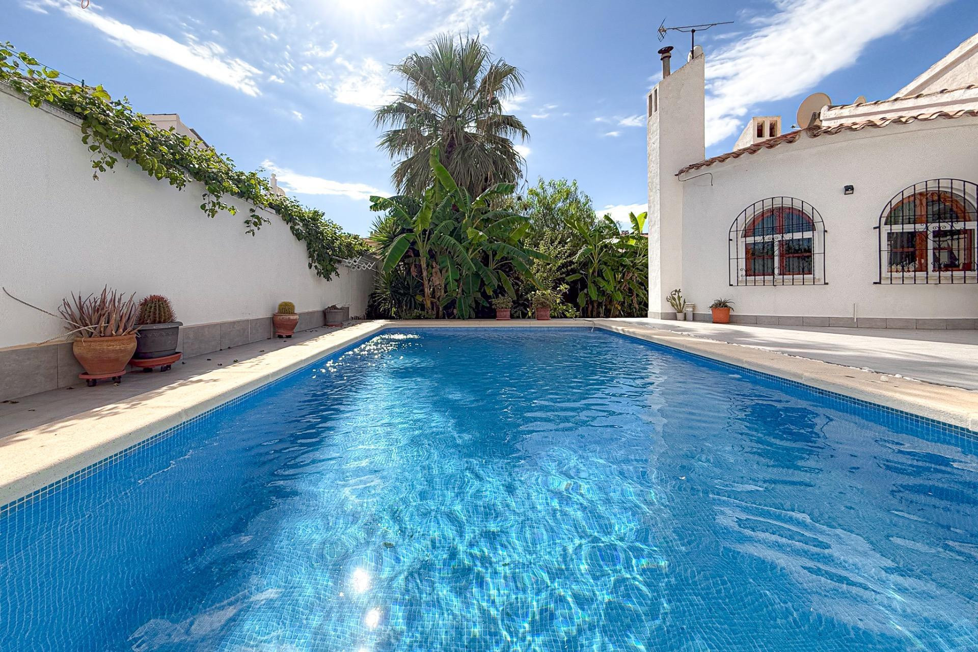 Resale - Villa - Orihuela Costa - La Florida