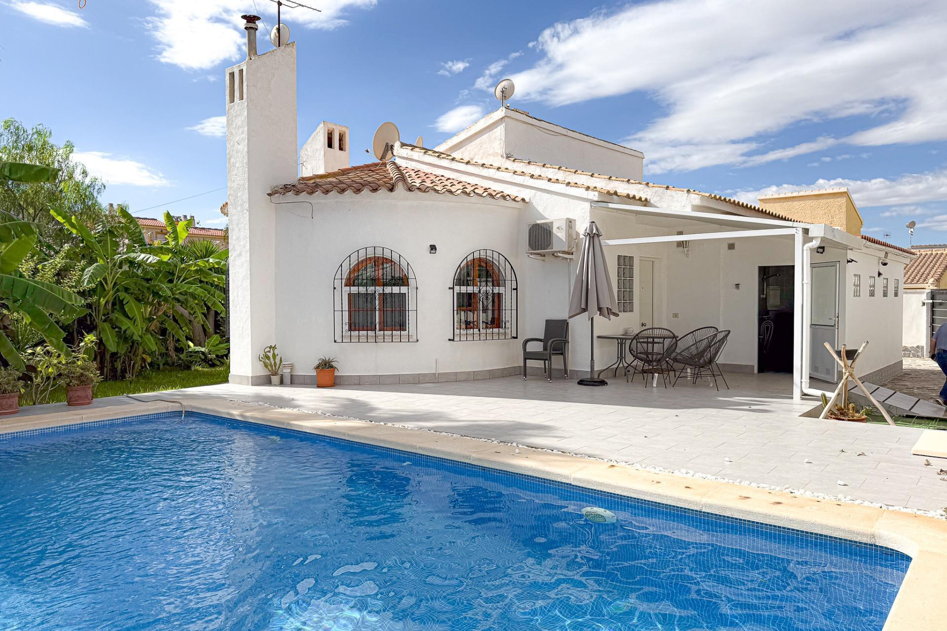 Resale - Villa - Orihuela Costa - La Florida