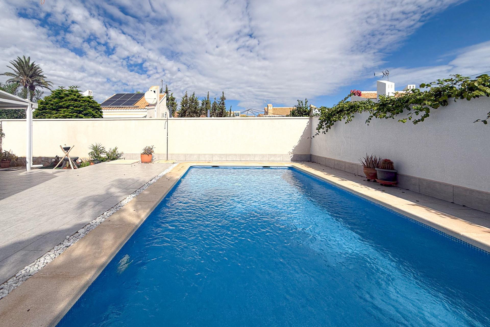 Resale - Villa - Orihuela Costa - La Florida