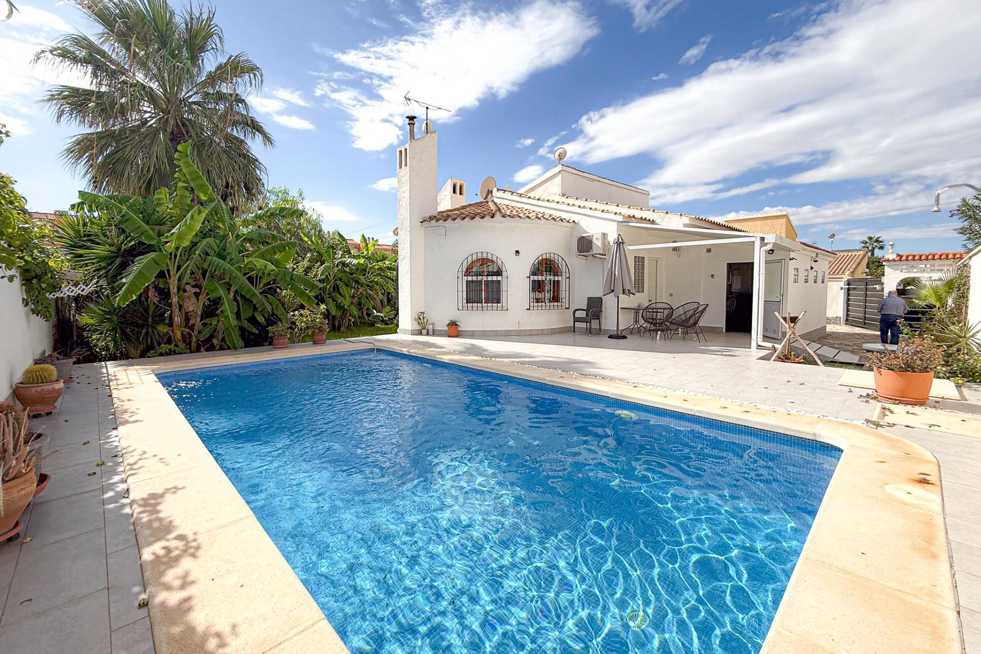 Resale - Villa - Orihuela Costa - La Florida