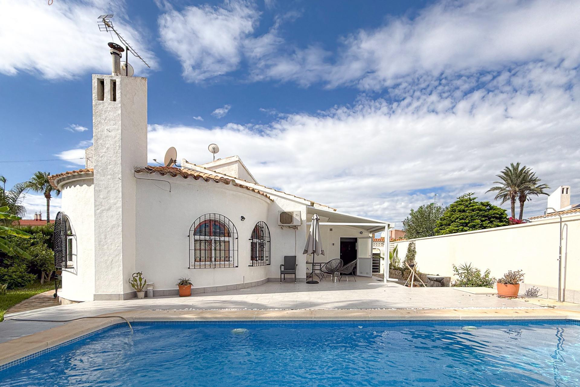 Resale - Villa - Orihuela Costa - La Florida