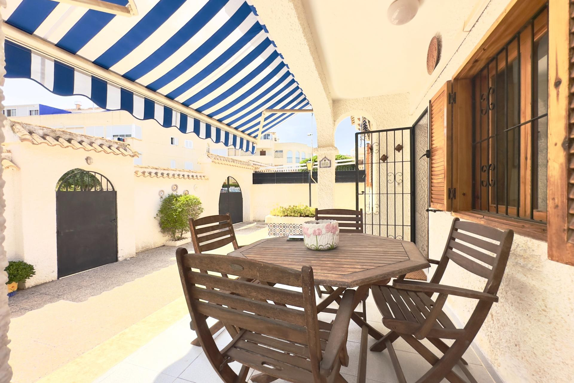 Resale - Villa - Orihuela Costa - La Zenia