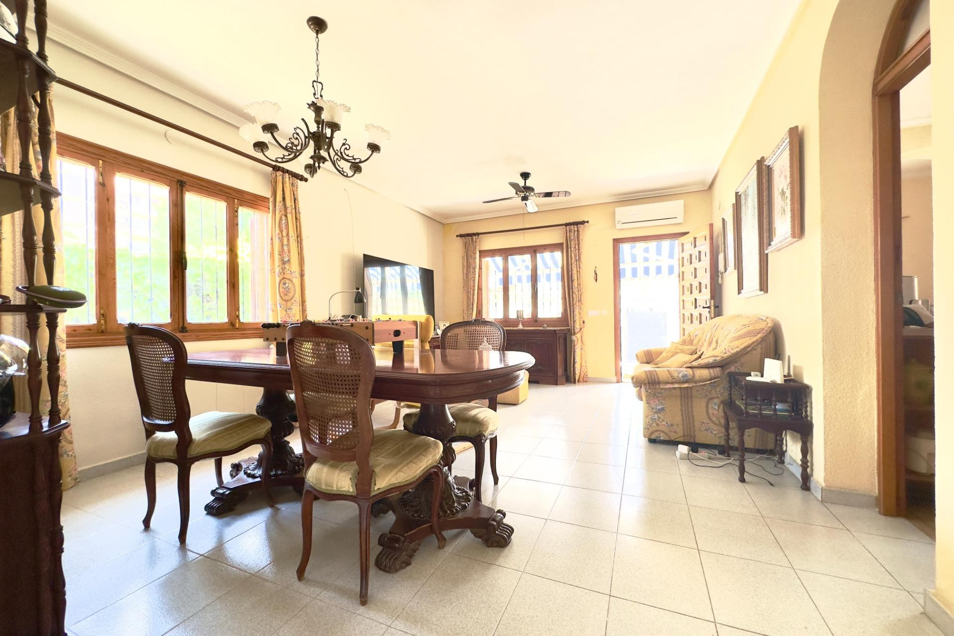 Resale - Villa - Orihuela Costa - La Zenia