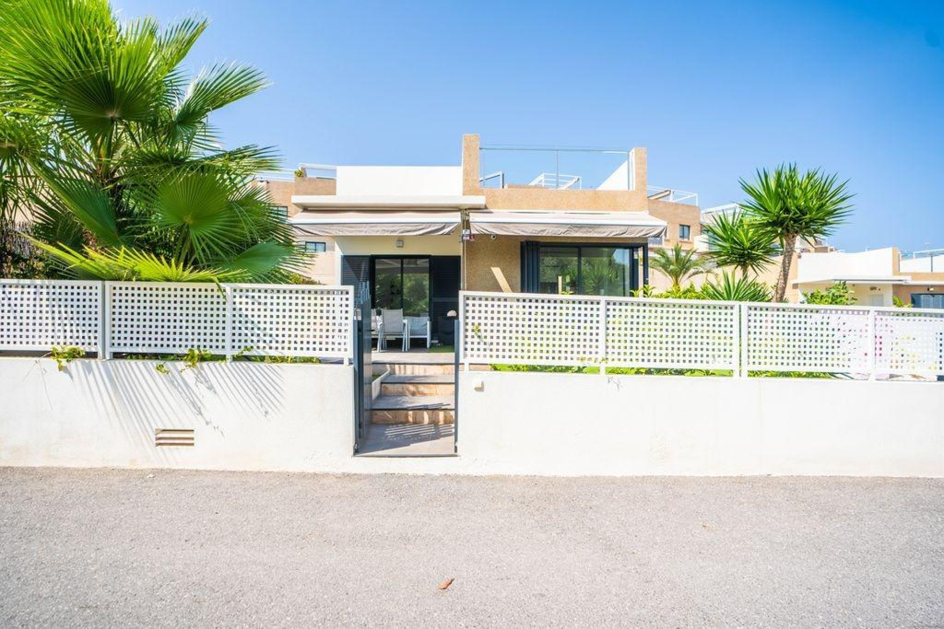 Resale - Villa - Orihuela Costa - La Zenia