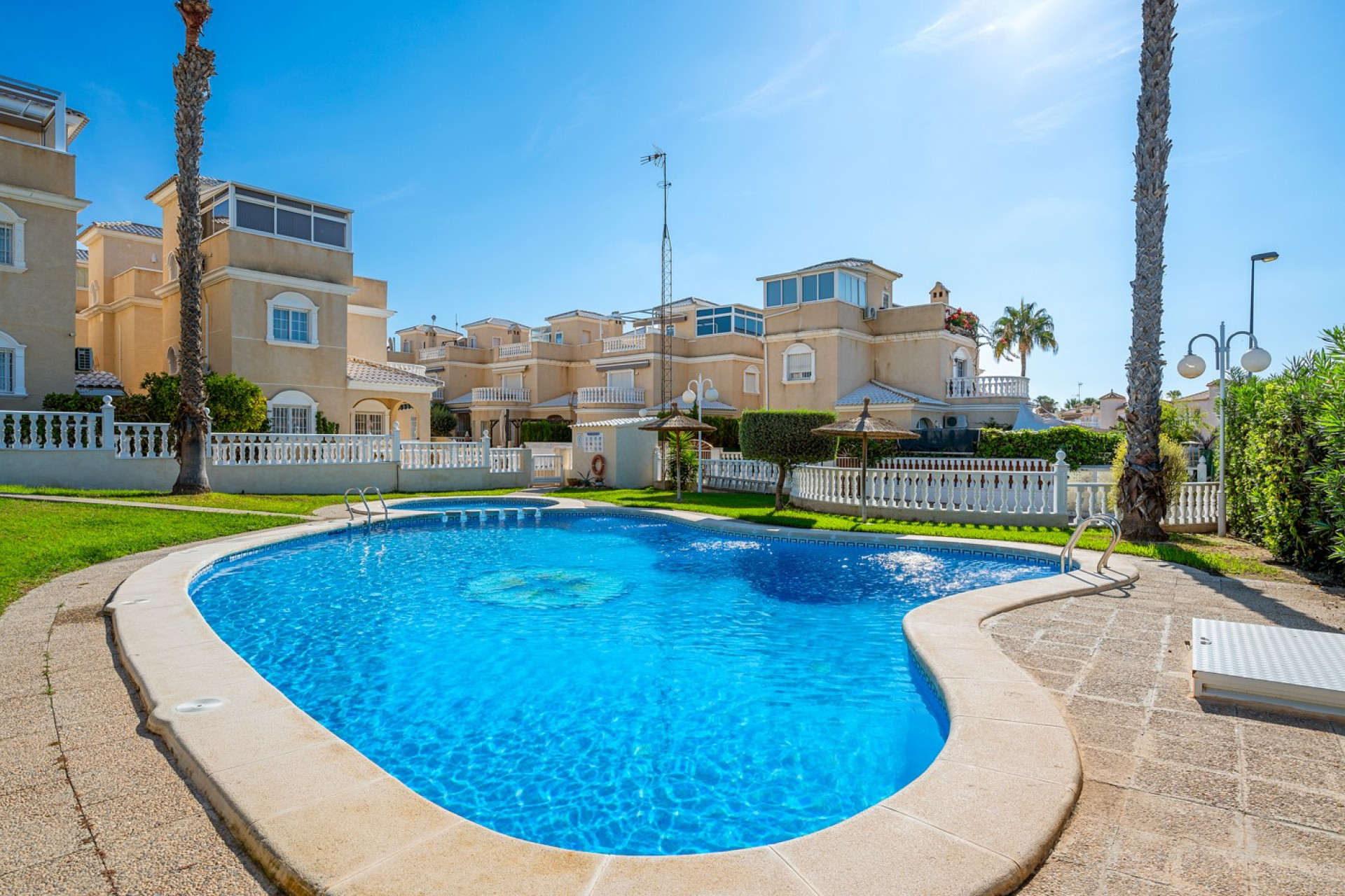 Resale - Villa - Orihuela Costa - Los Altos