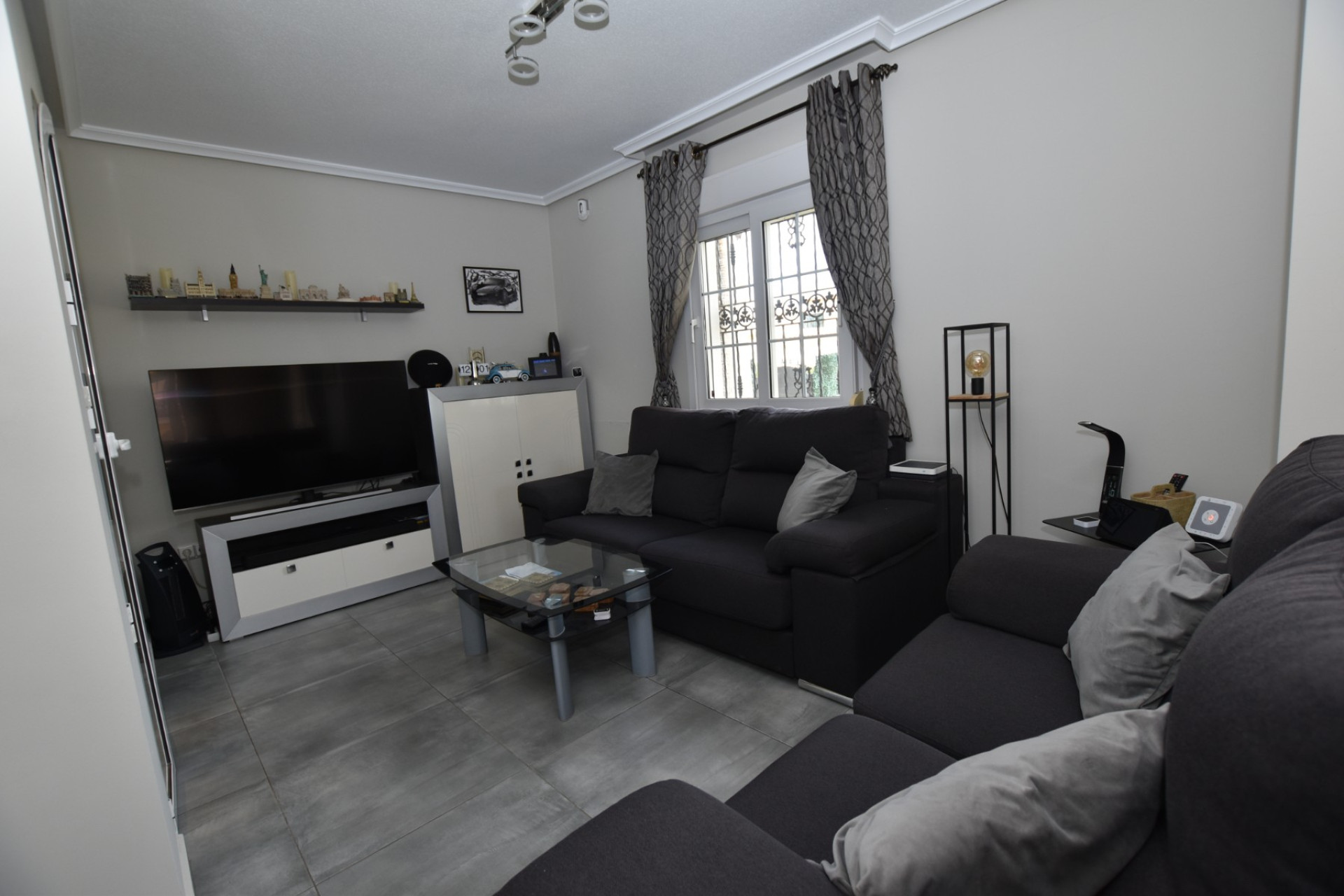 Resale - Villa - Orihuela Costa - Los Dolses