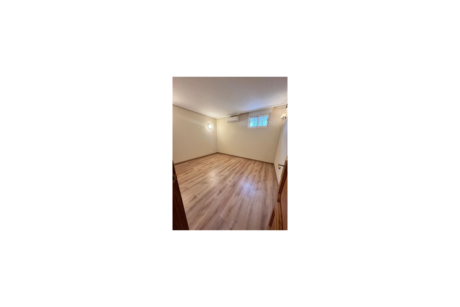 Resale - Villa - Orihuela Costa - Montezenia