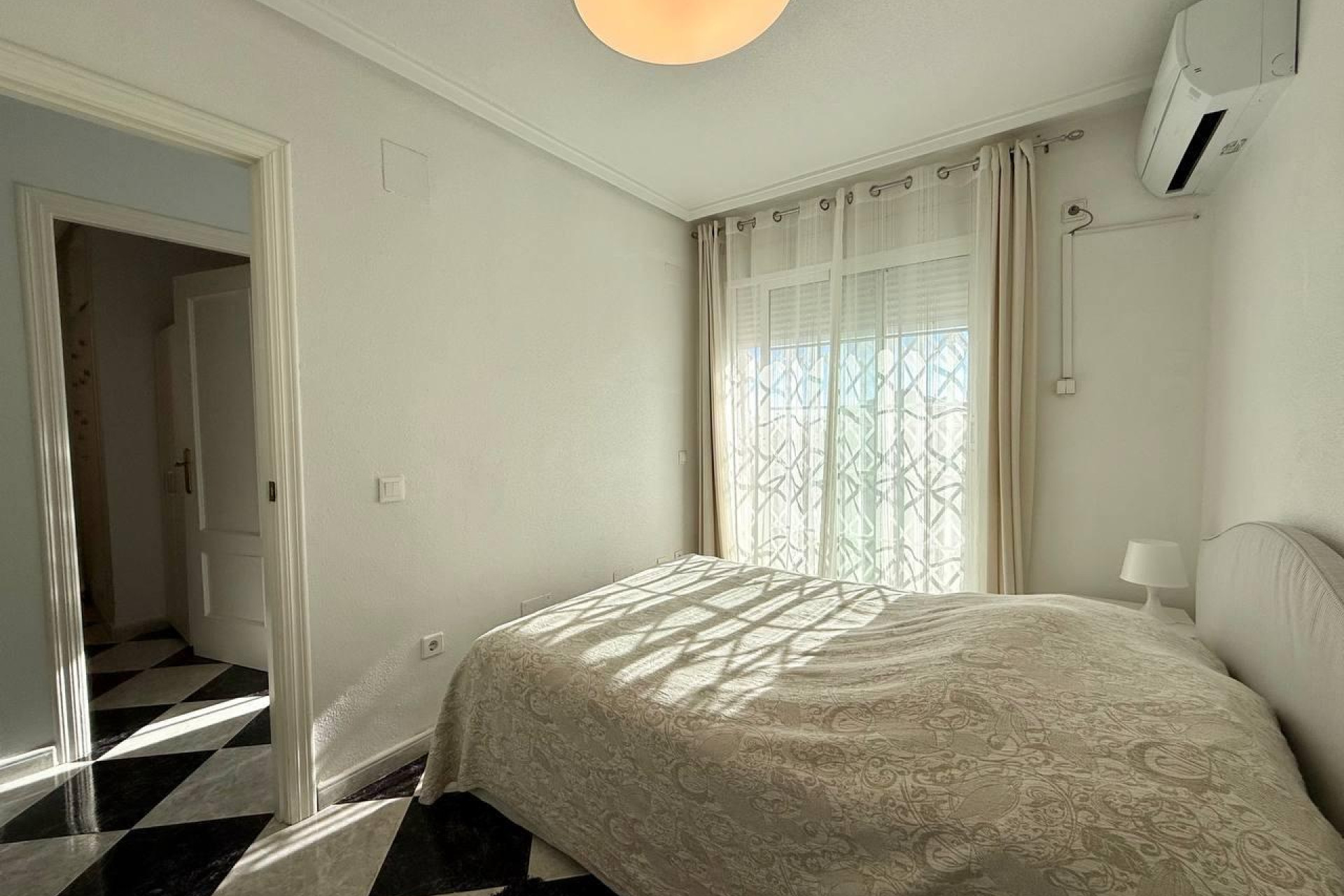 Resale - Villa - Orihuela Costa - Playa Flamenca