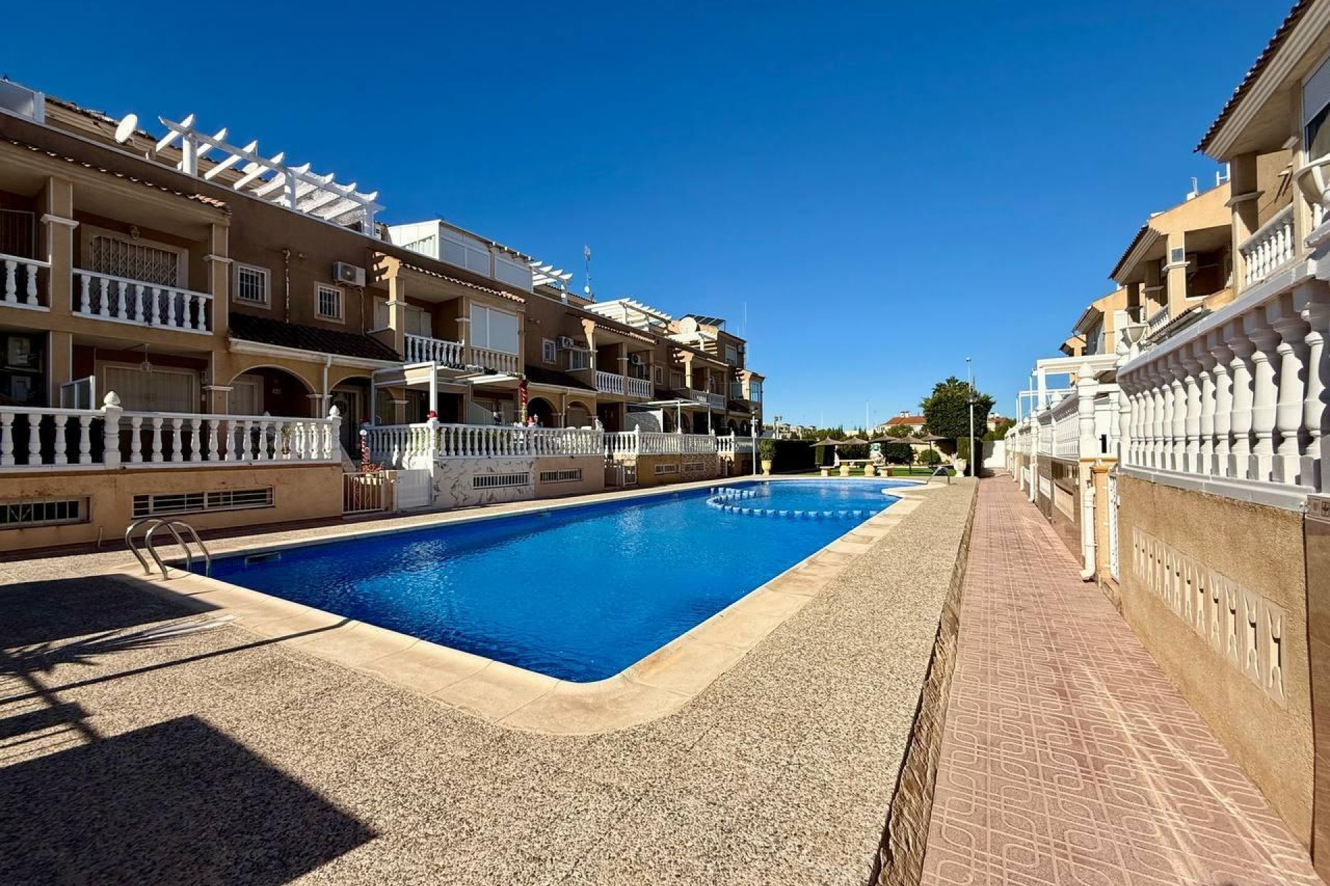 Resale - Villa - Orihuela Costa - Playa Flamenca