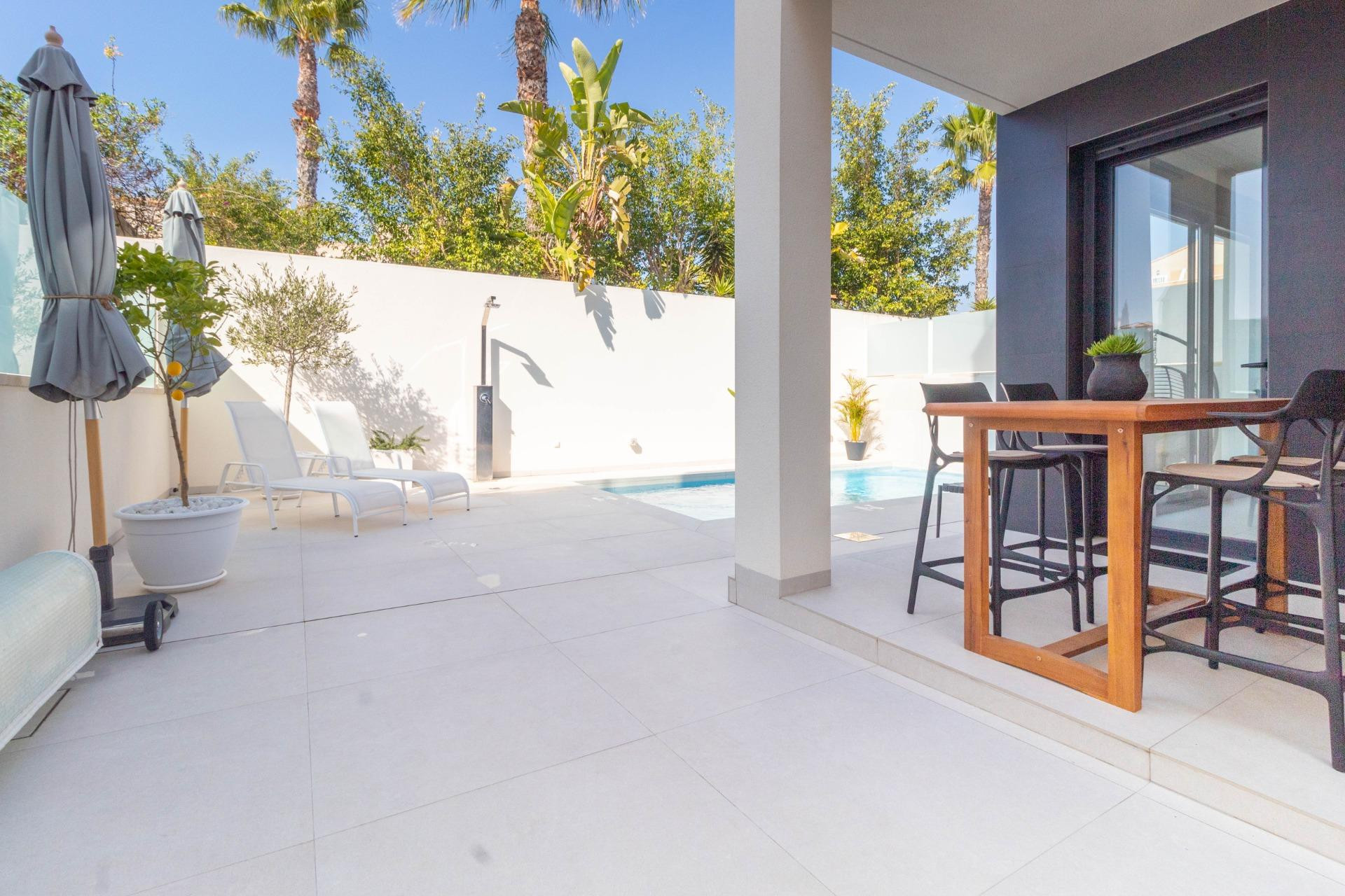 Resale - Villa - Orihuela Costa - Punta Prima