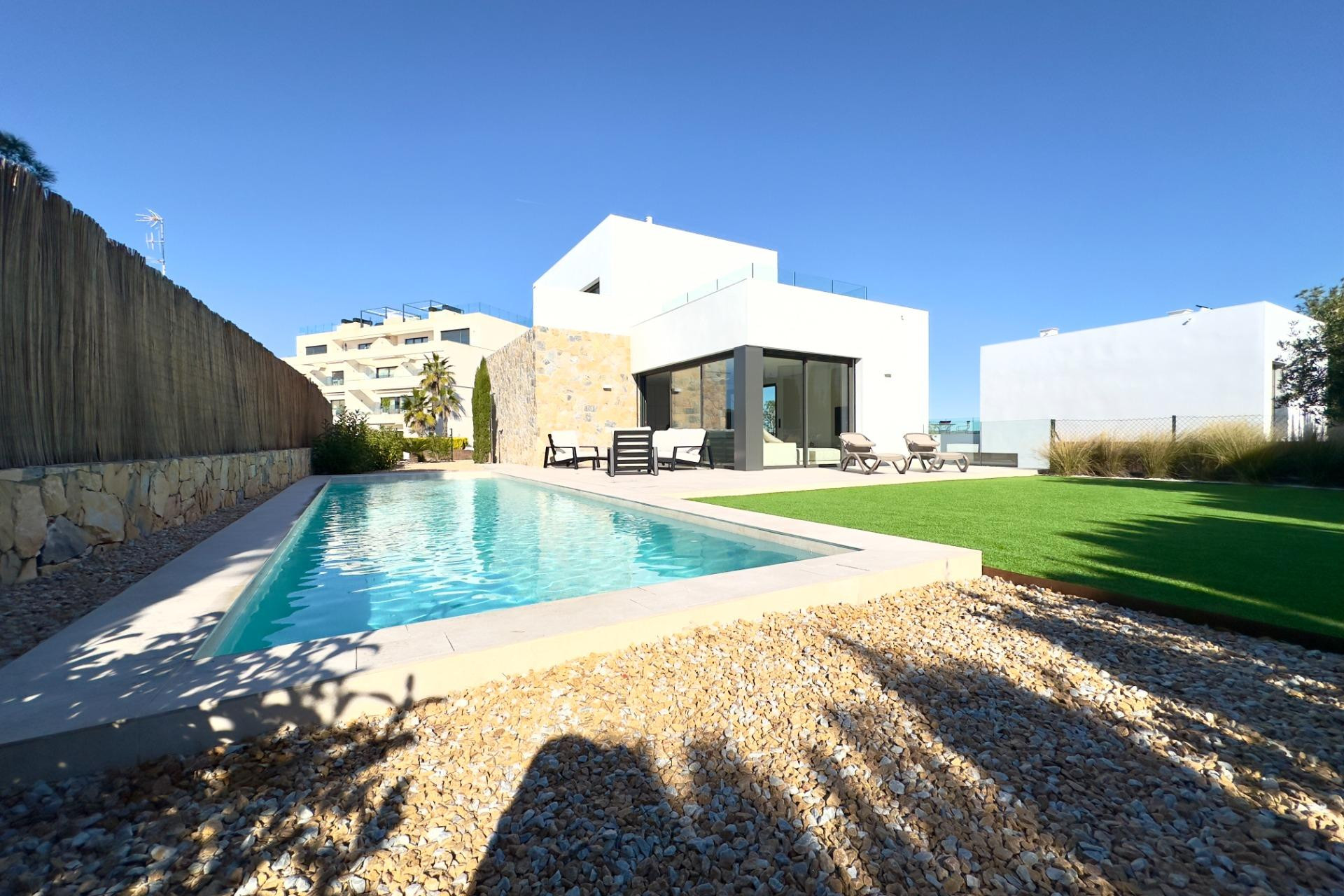 Resale - Villa - Orihuela - Las Colinas Golf